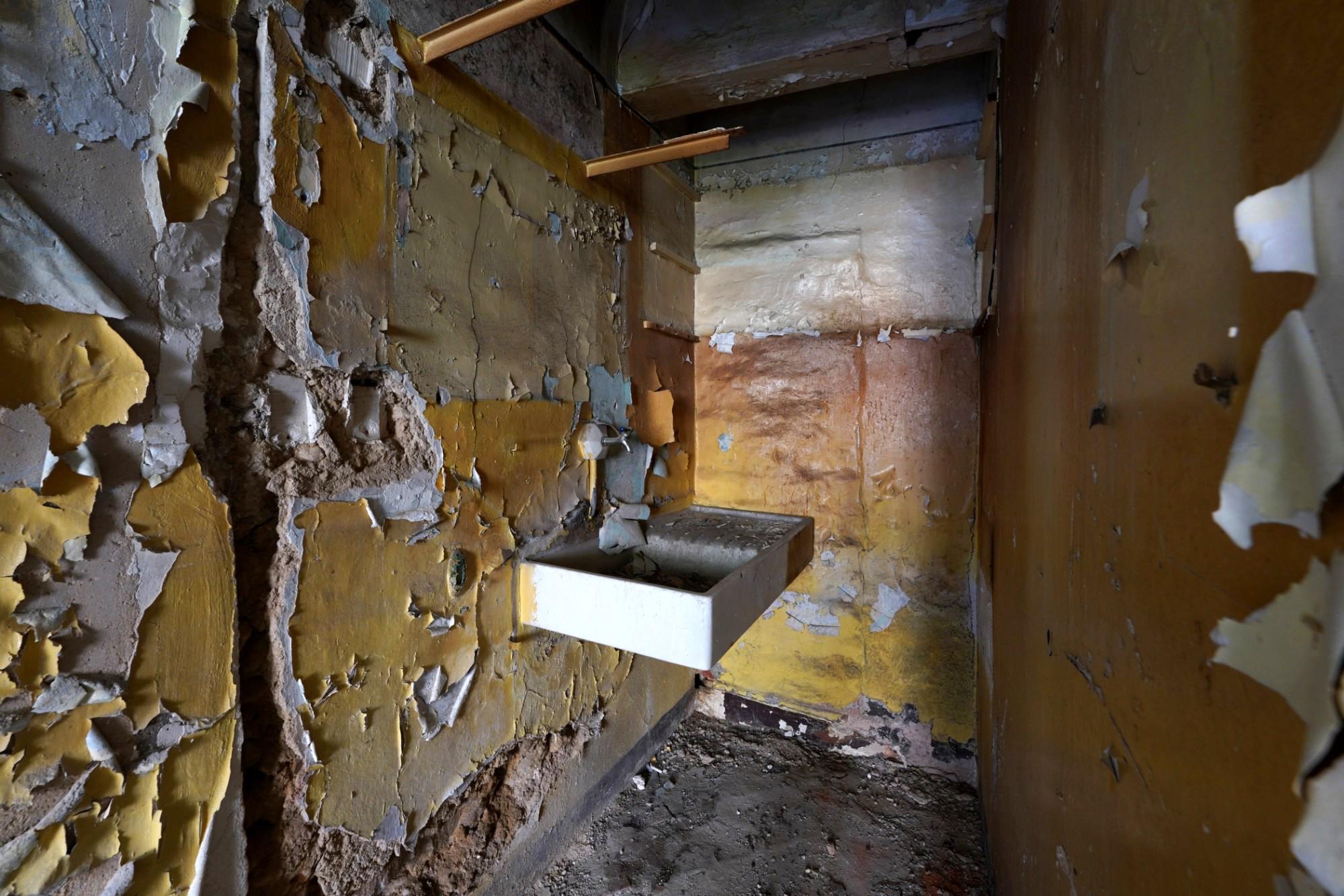 À Marseille, l’État met aux enchères une cave… pour y habiter