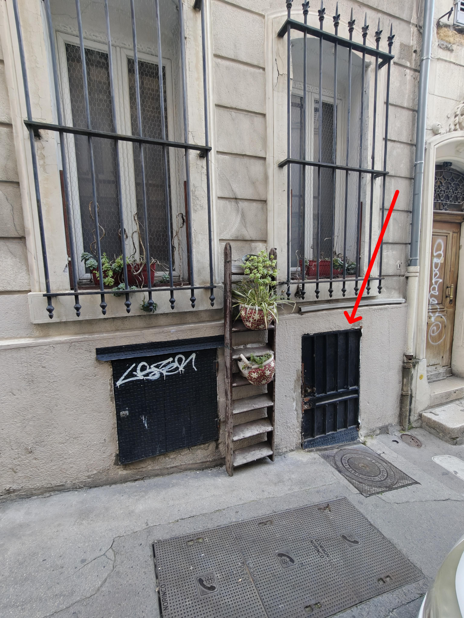 Le tribunal confisque la cave louée à un précaire à Marseille