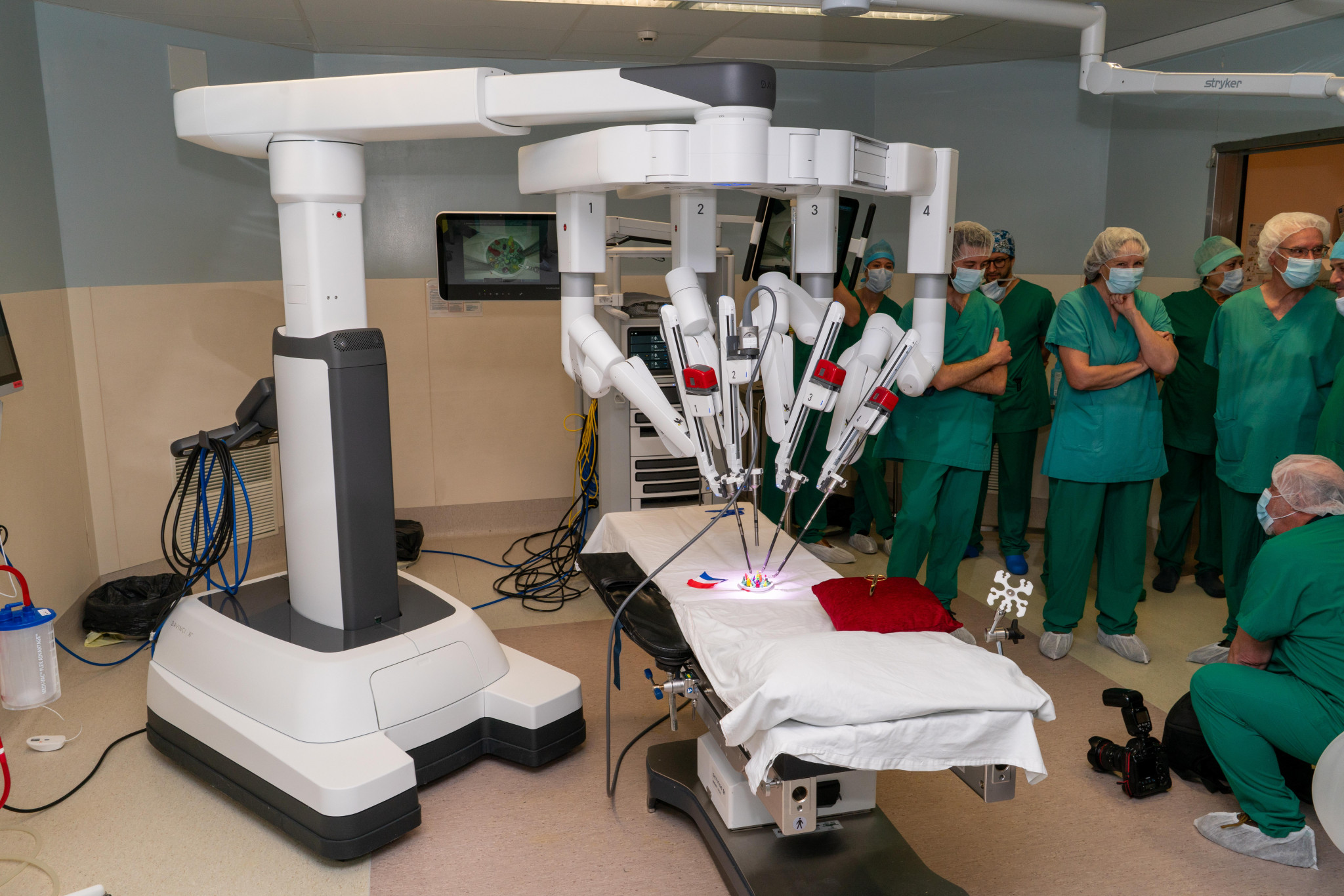 Le nouveau robot chirurgical Da Vinci Xi arrive à l’hôpital de Martigues