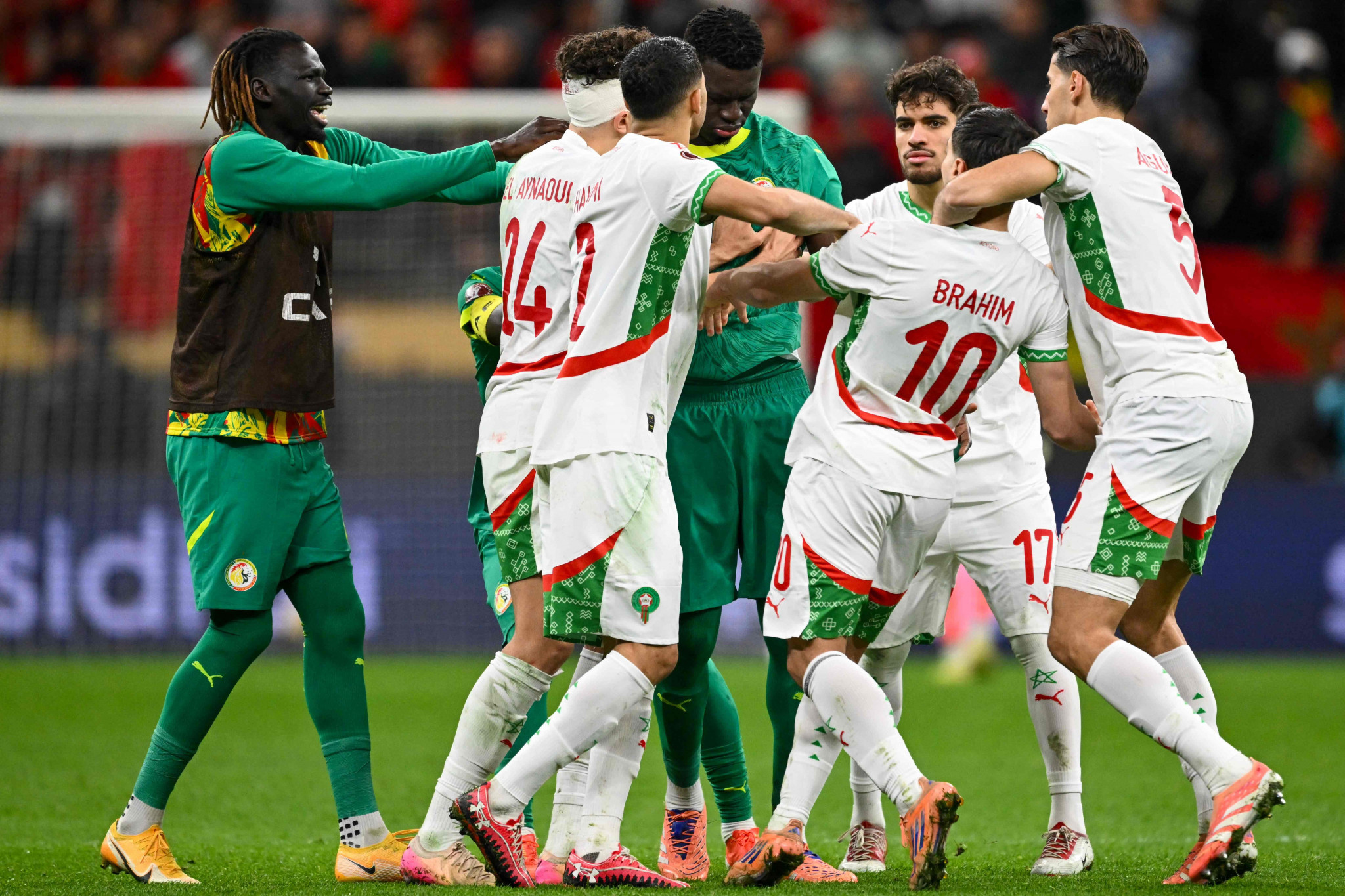 Le Sénégal soulève la Coupe d’Afrique au terme d’une finale chaotique