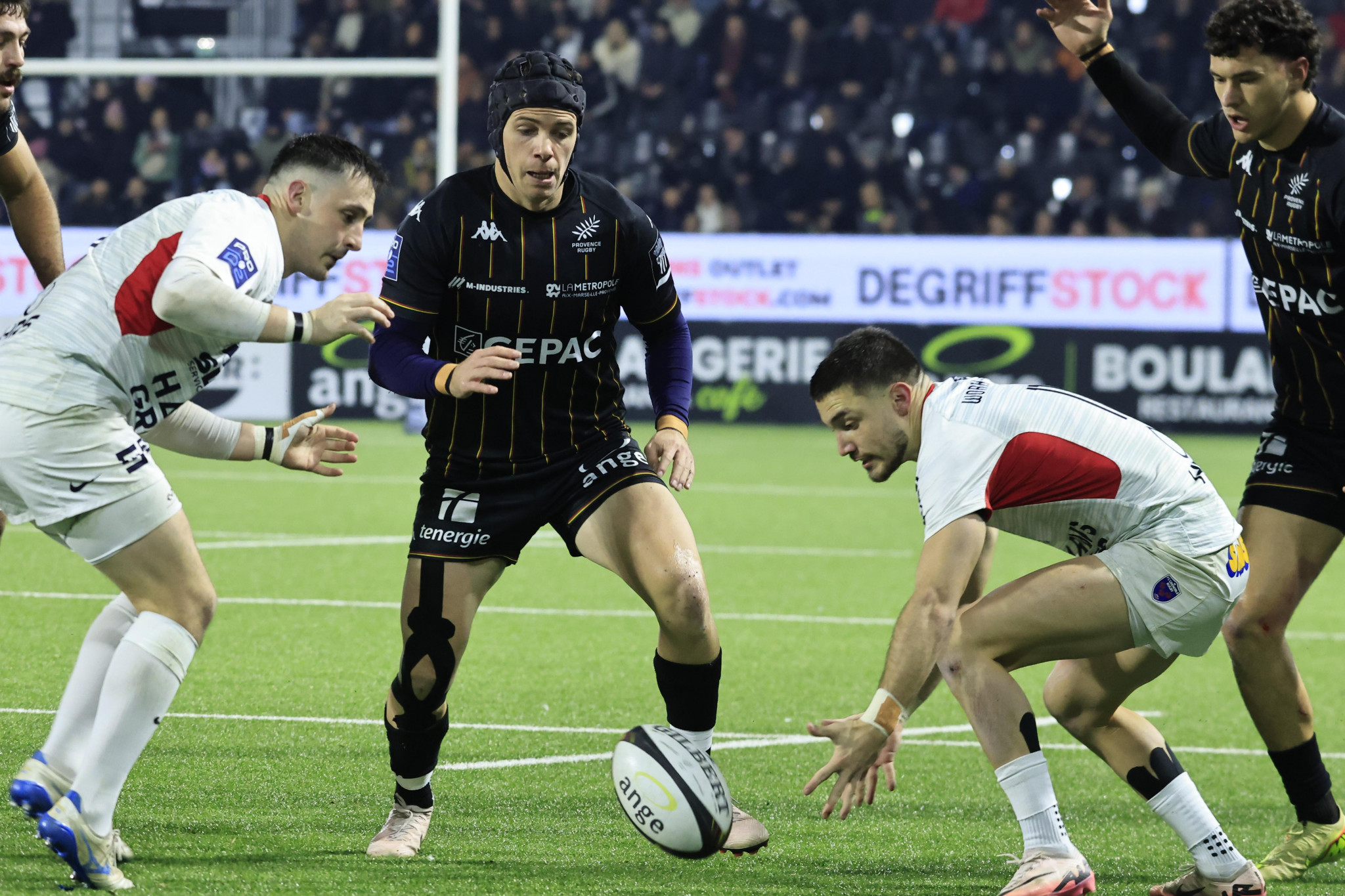 Provence Rugby bat Aurillac sous l’orage