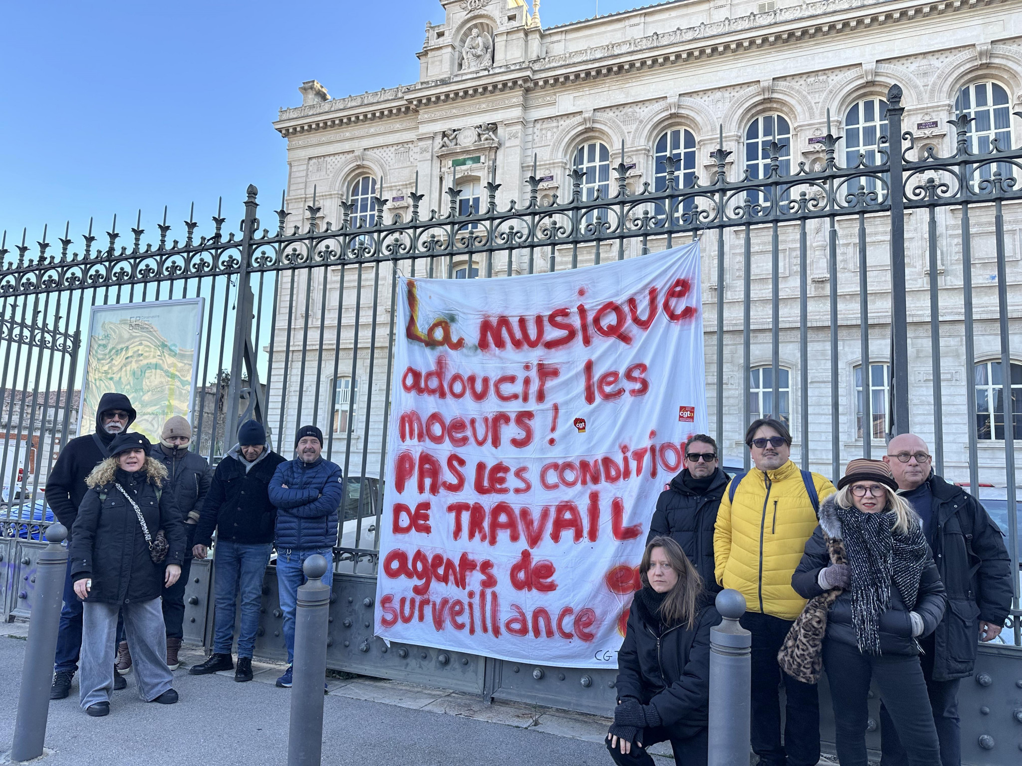 Les petites mains du conservatoire de Marseille relèvent la tête