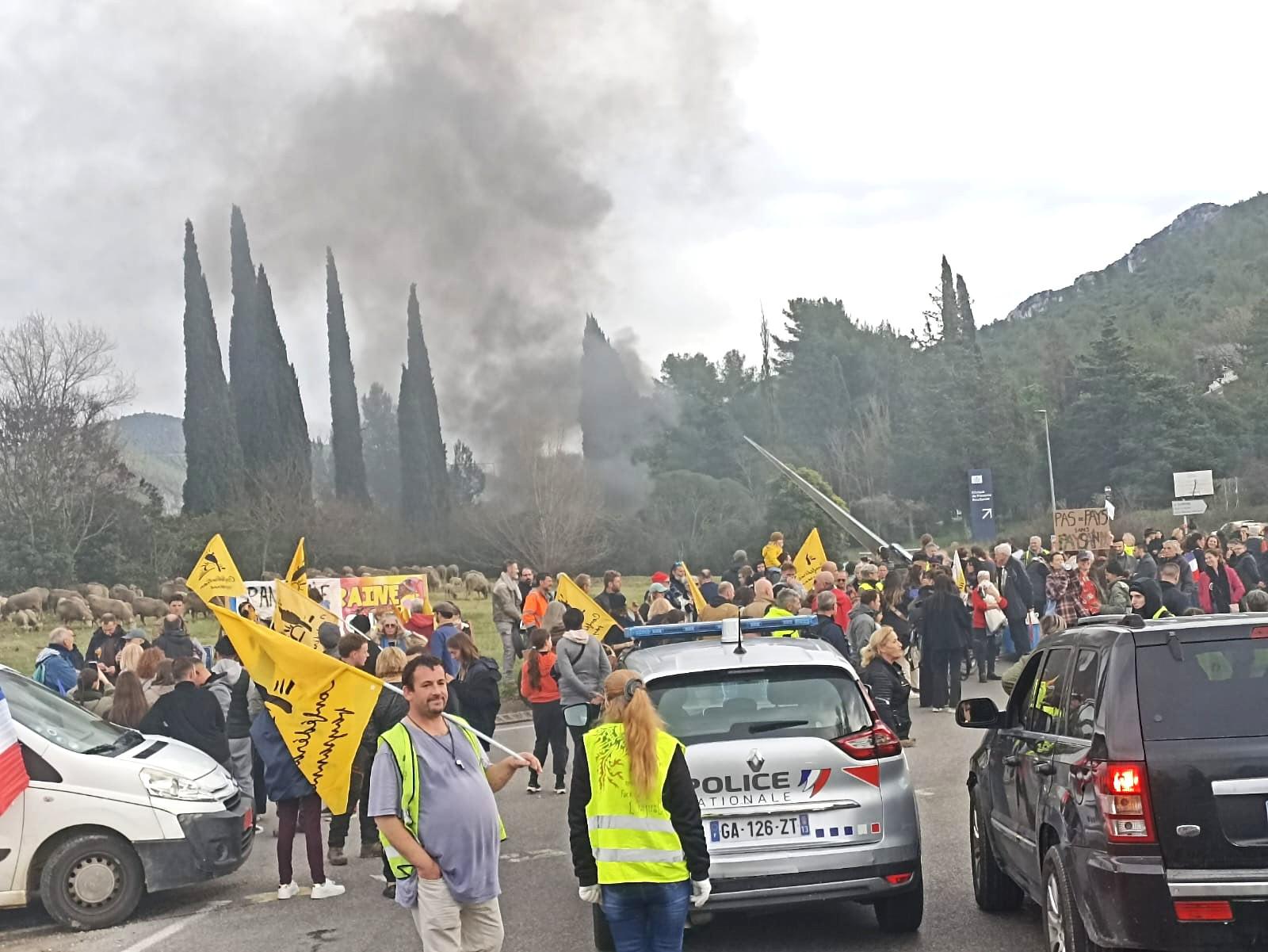 Une manif pour défendre le métier de paysan à Aubagne