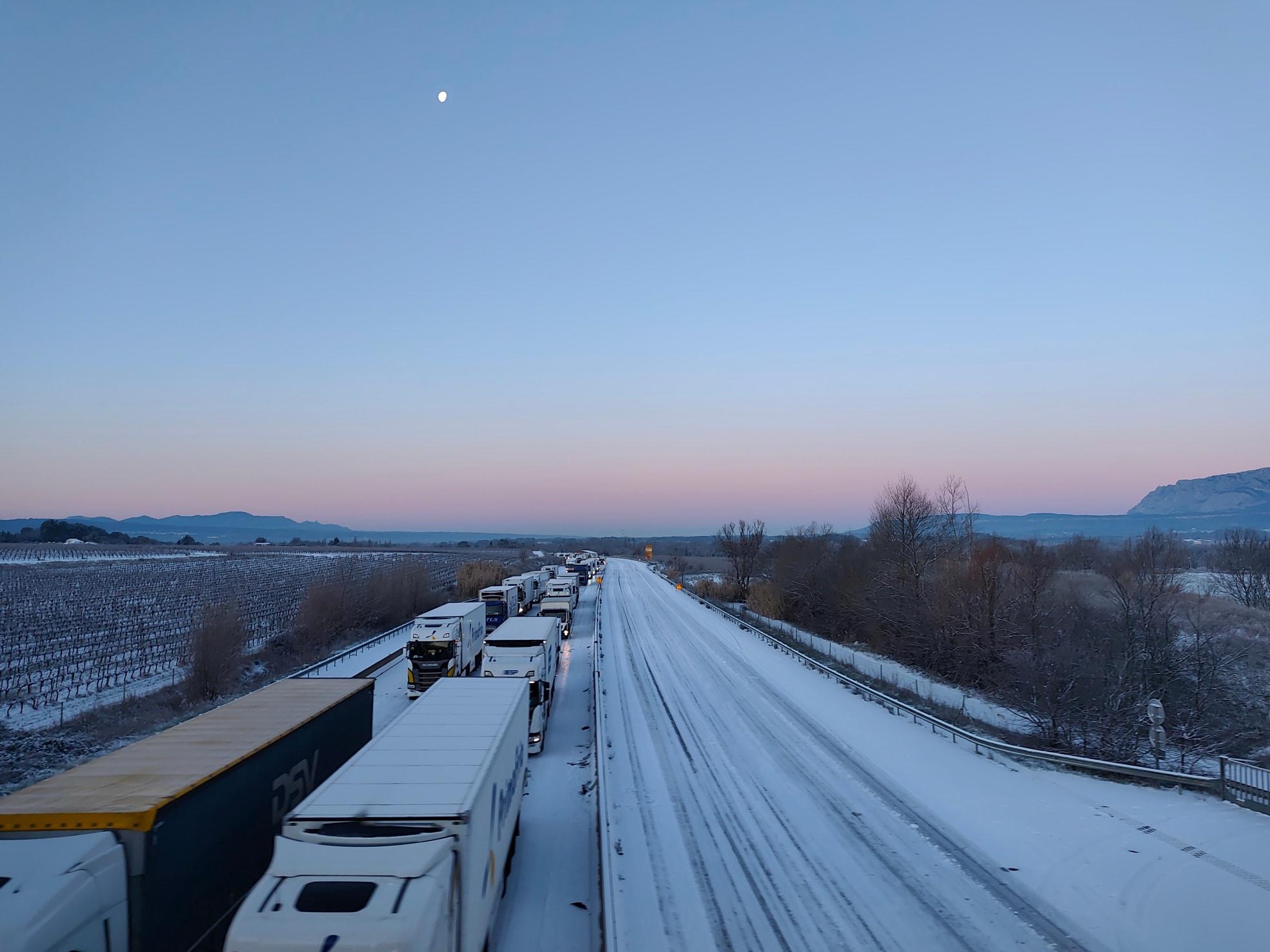 Verglas, double accident : l’A8 en partie fermée