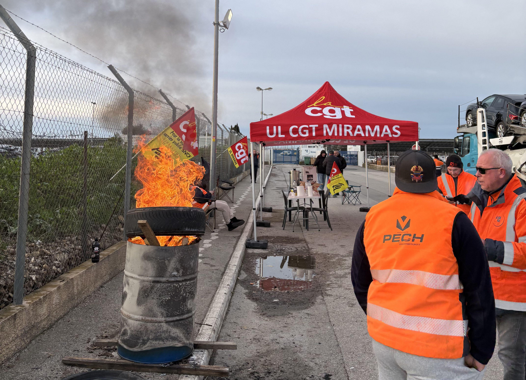 Après une semaine de grève, les salariés de CAT à Miramas vont reprendre le travail