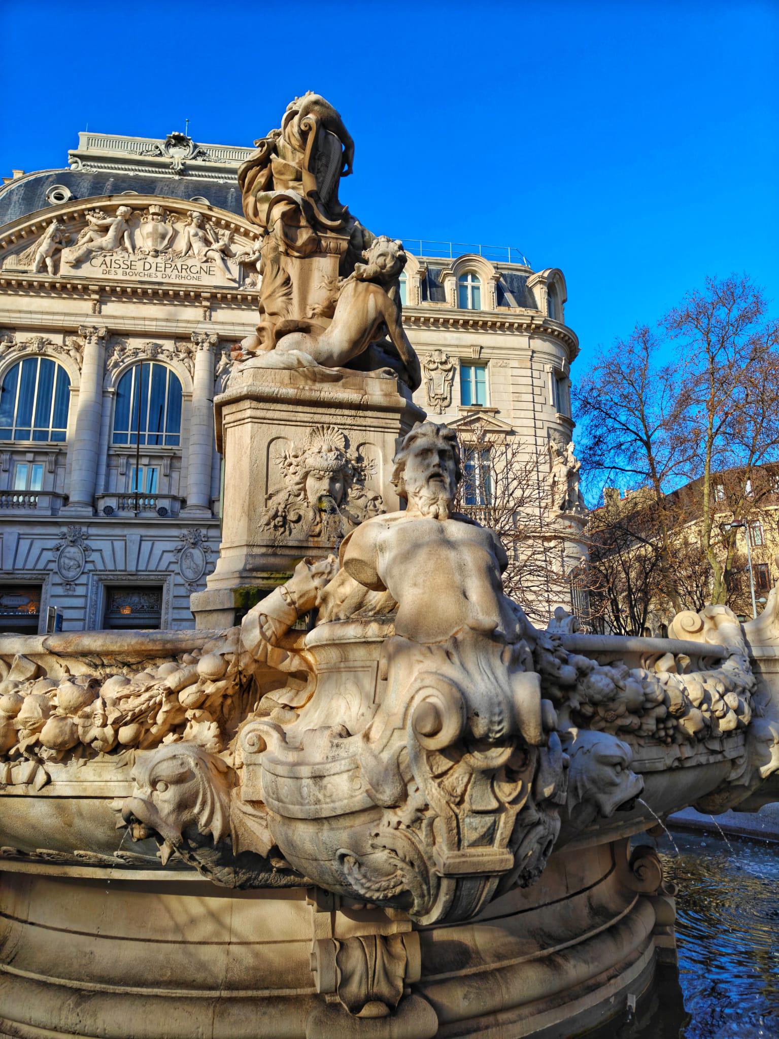 A Marseille, la fontaine Estrangin doit reculer devant le tramway