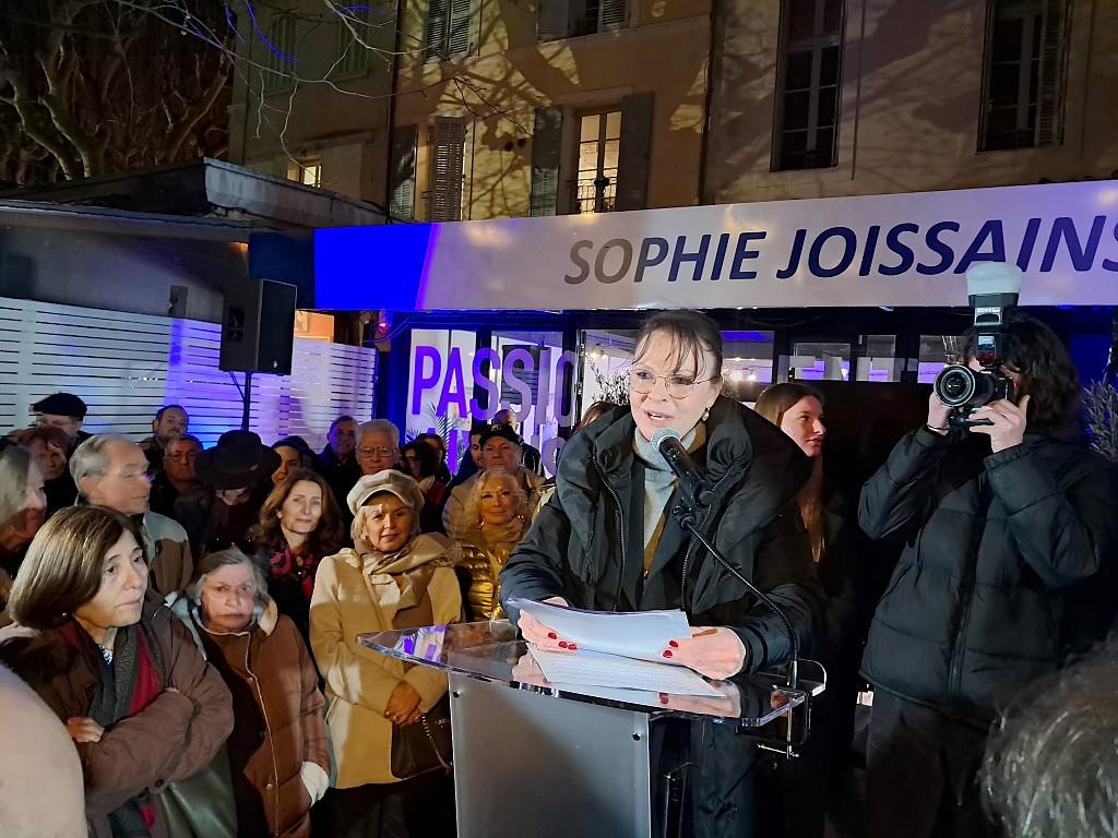 À Aix, Sophie Joissains inaugure son local de campagne sur le Cours