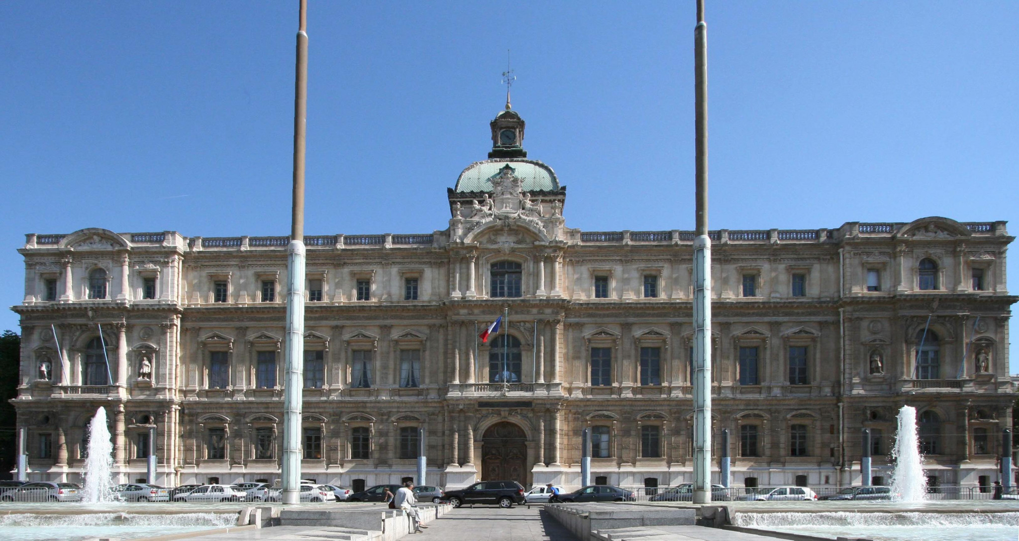 Des délais de renouvellement de titre de séjour à rallonge à la préfecture