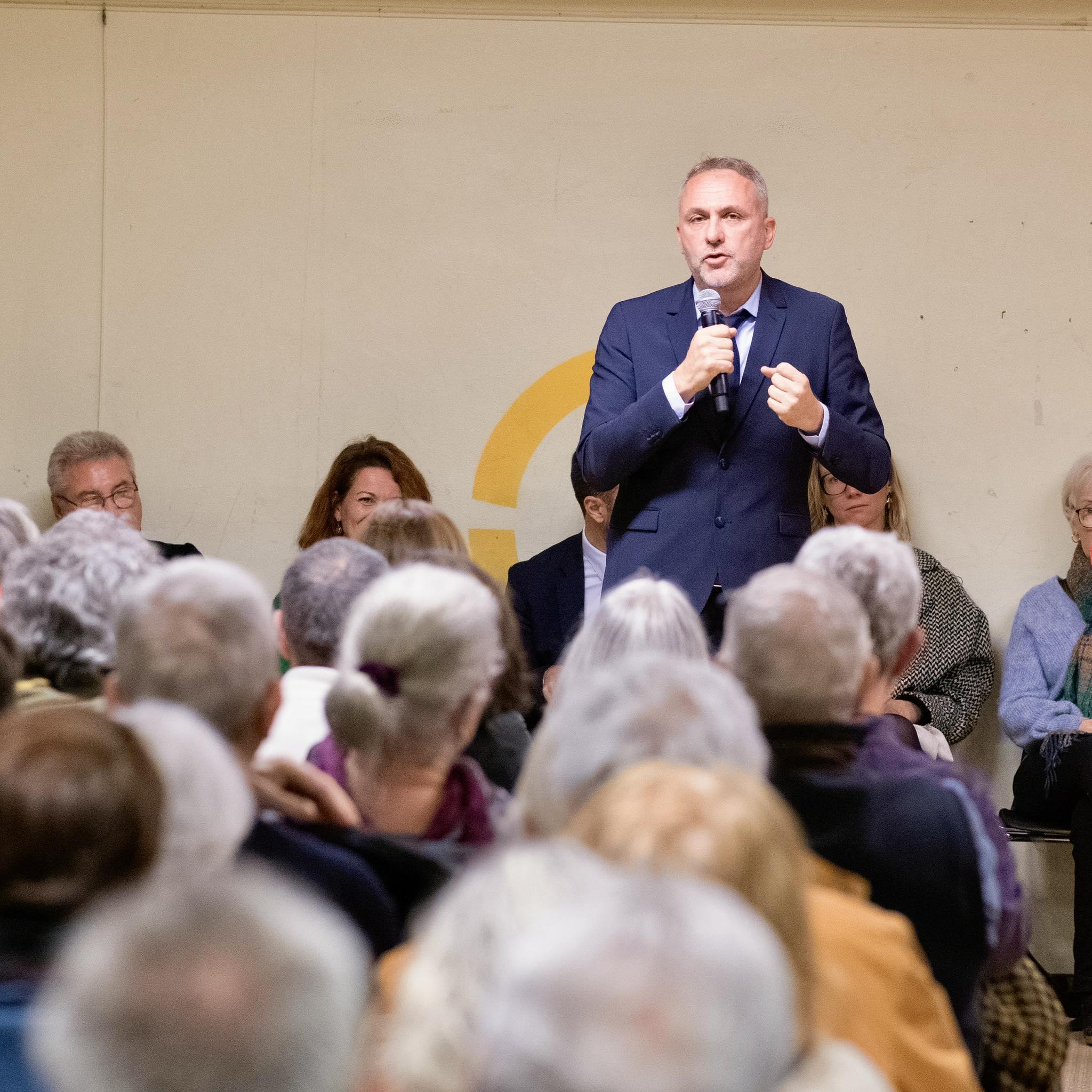 Nicolas Koukas présente un plan de propreté pour Arles