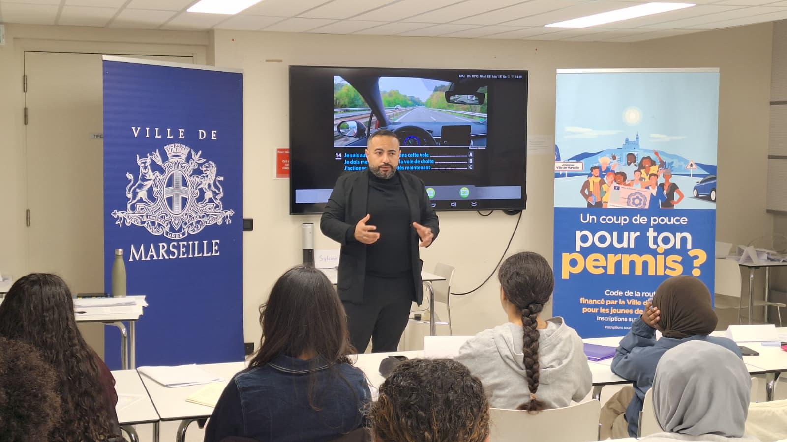 La Ville de Marseille aide 1&nbsp;000 jeunes à passer le code