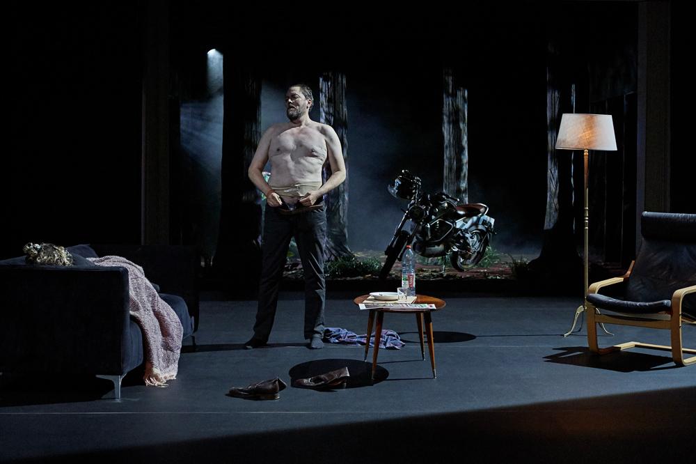 [Théâtre] Satire judiciaire entre violence et humour à Toulon