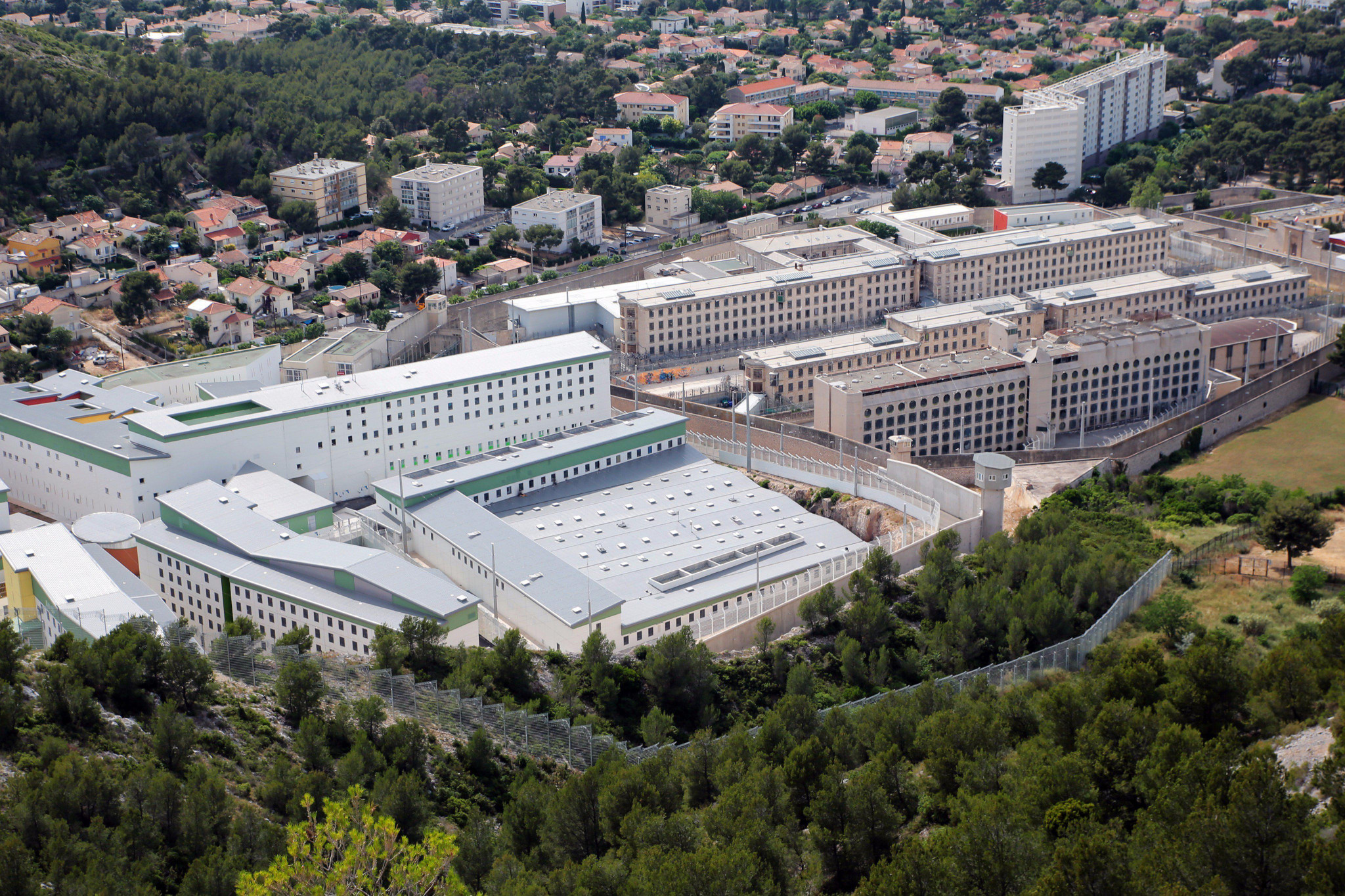 Baumettes : un surveillant faisait passer des sacs