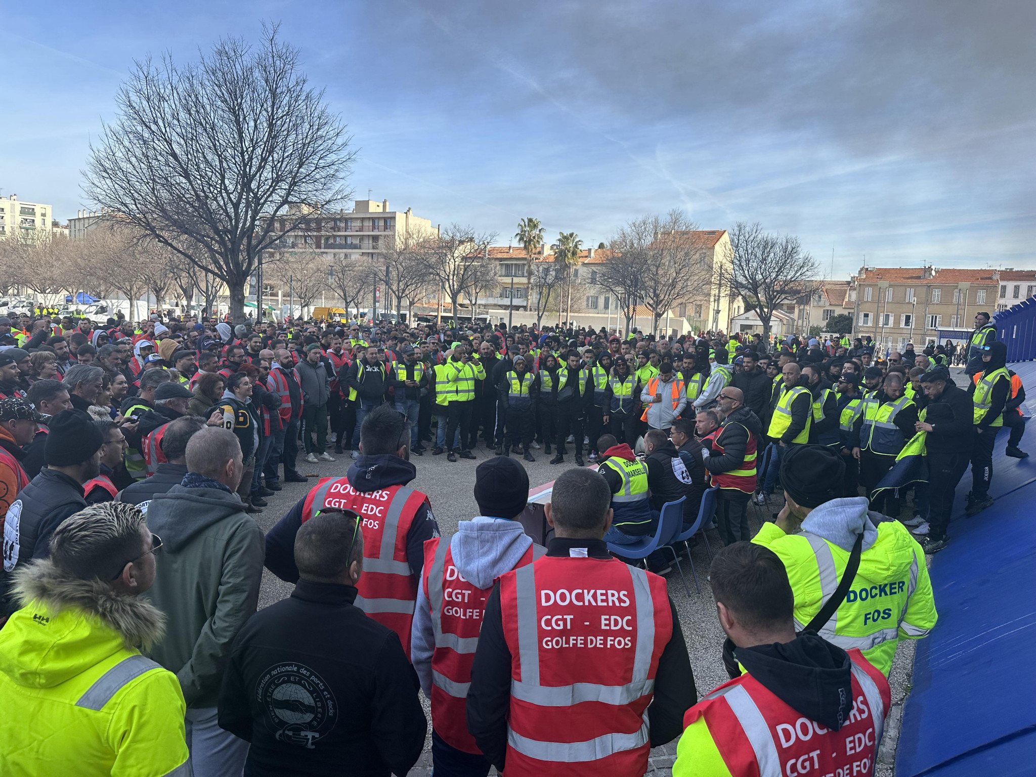 À Fos, le syndicat CGT des dockers appelle à voter Rémi Esnault