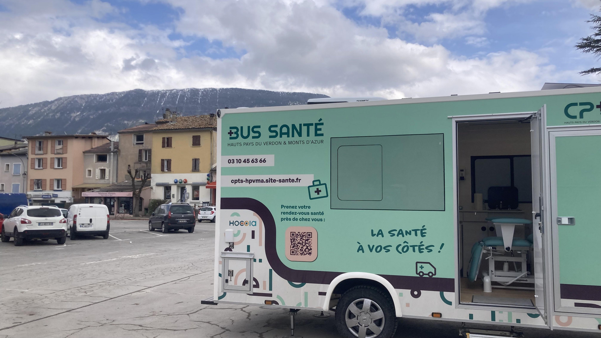 Alpes-de-Haute-Provence : un bus santé au plus près des habitants des villages isolés