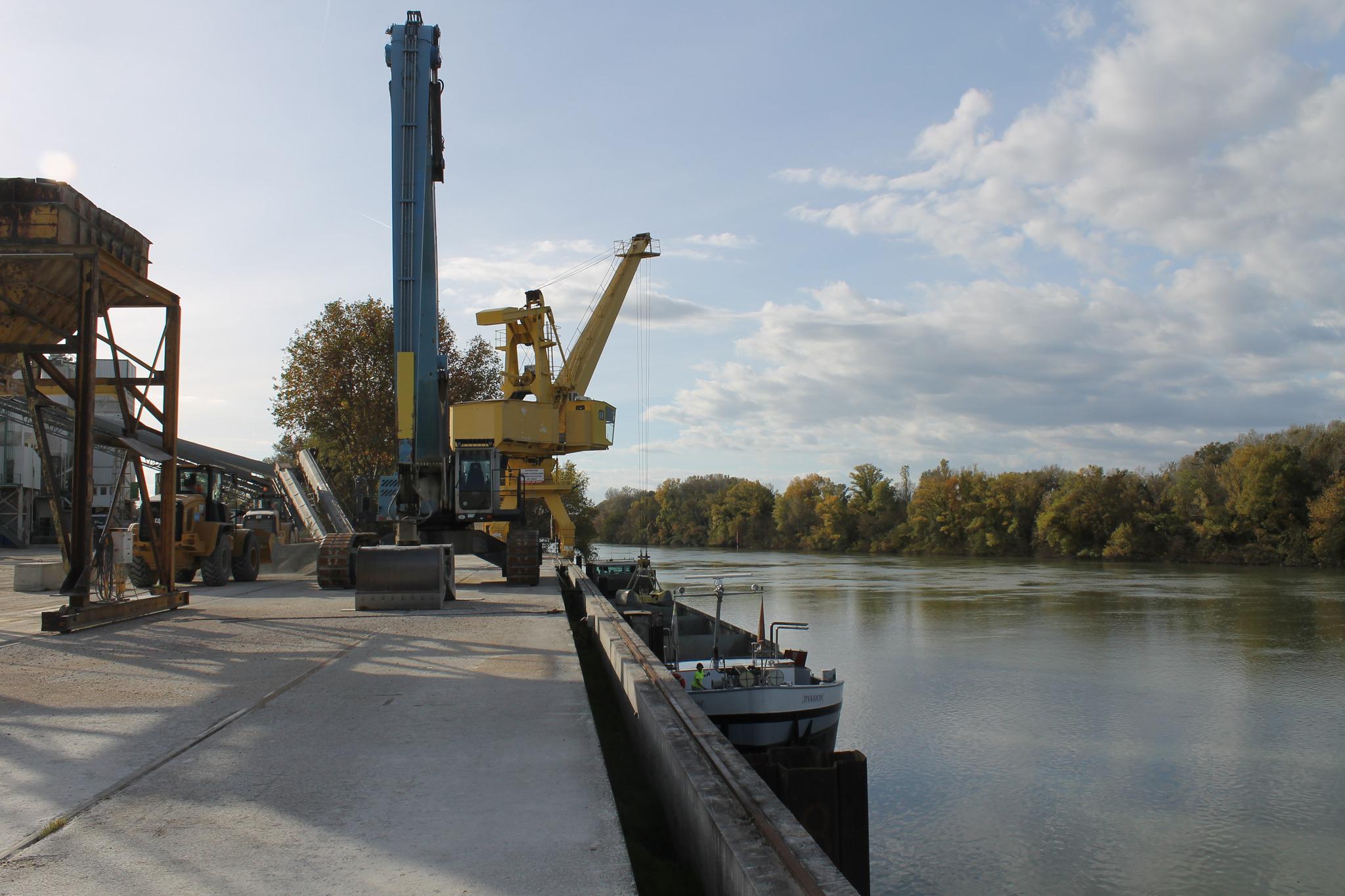 À Avignon, le port fluvial navigue à vue