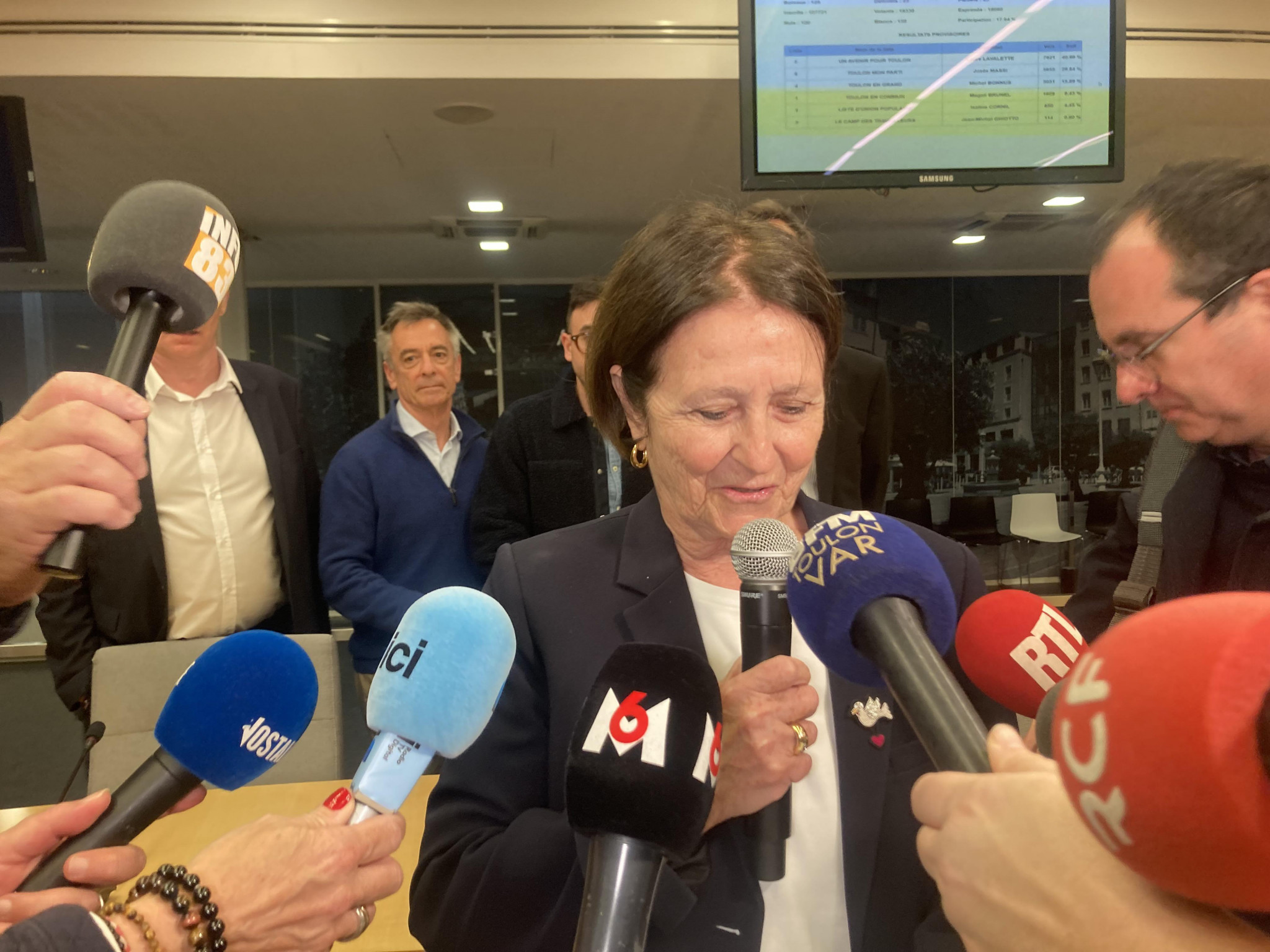 La vague brune pour l’heure encore contenue à Toulon