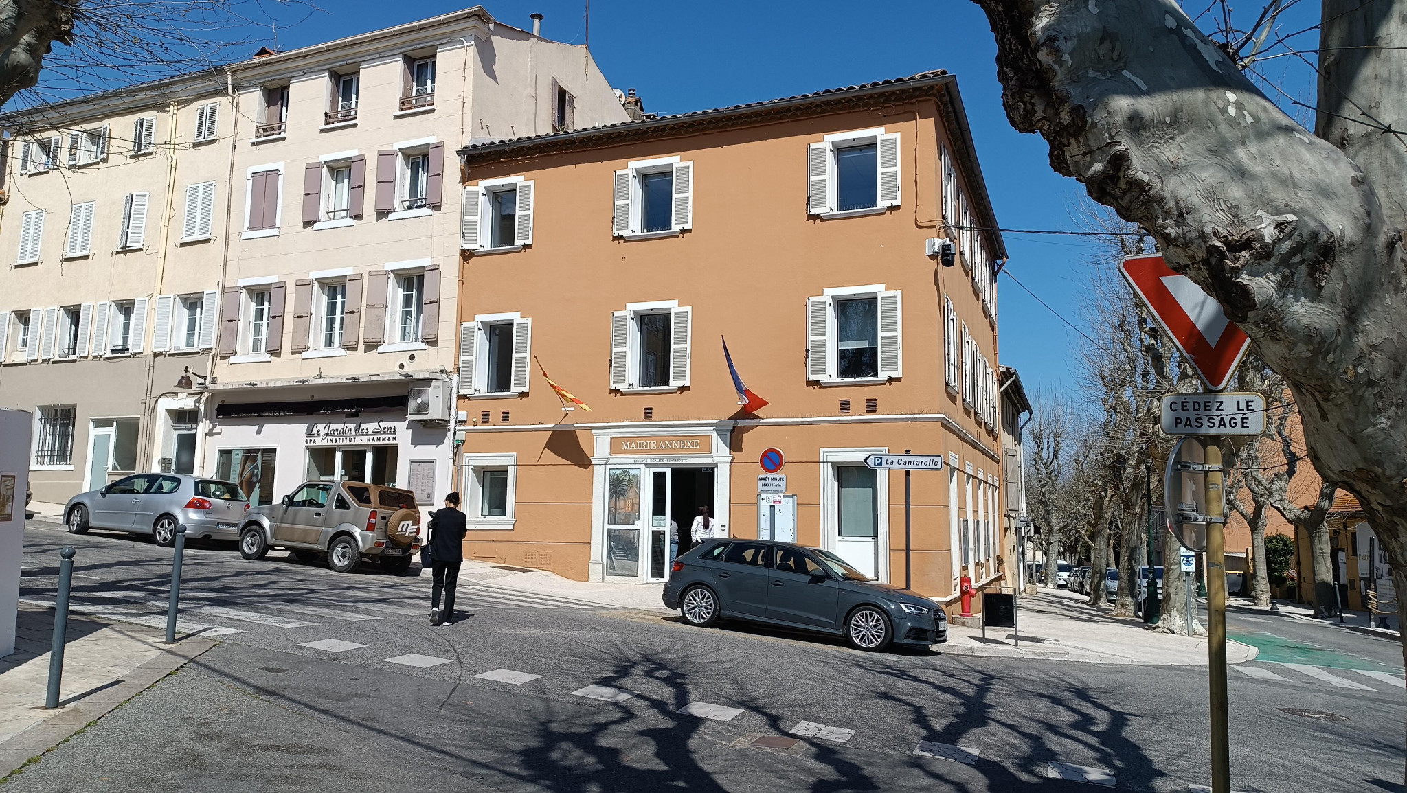 [Ces villes face à l’emprise de l’extrême droite] À Cogolin, la fin de l’ère Lansade suscite un regain d’espoir