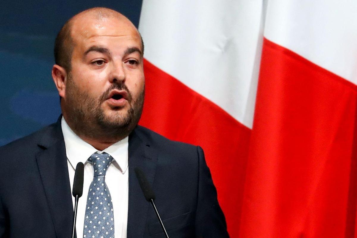 Les indemnités du maire d’extrême droite font réagir à Fréjus