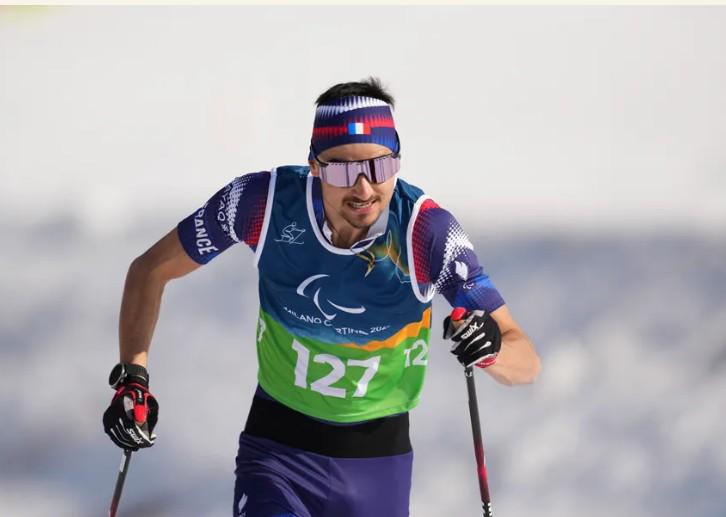 Jeux paralympiques : le fondeur Karl Tabouret offre sa troisième médaille d’or à la France