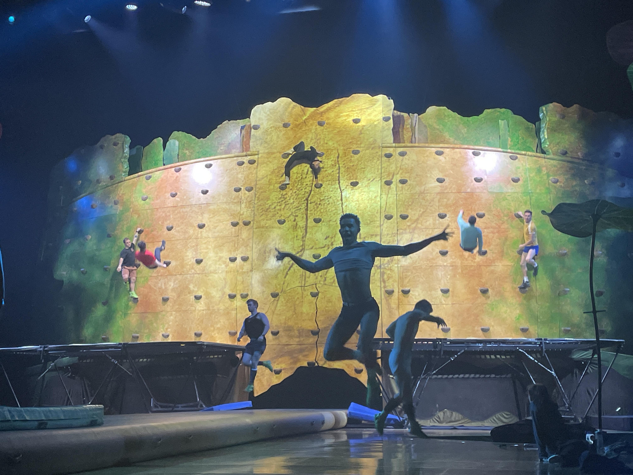 Le Cirque du Soleil éblouit pour la première fois Marseille
