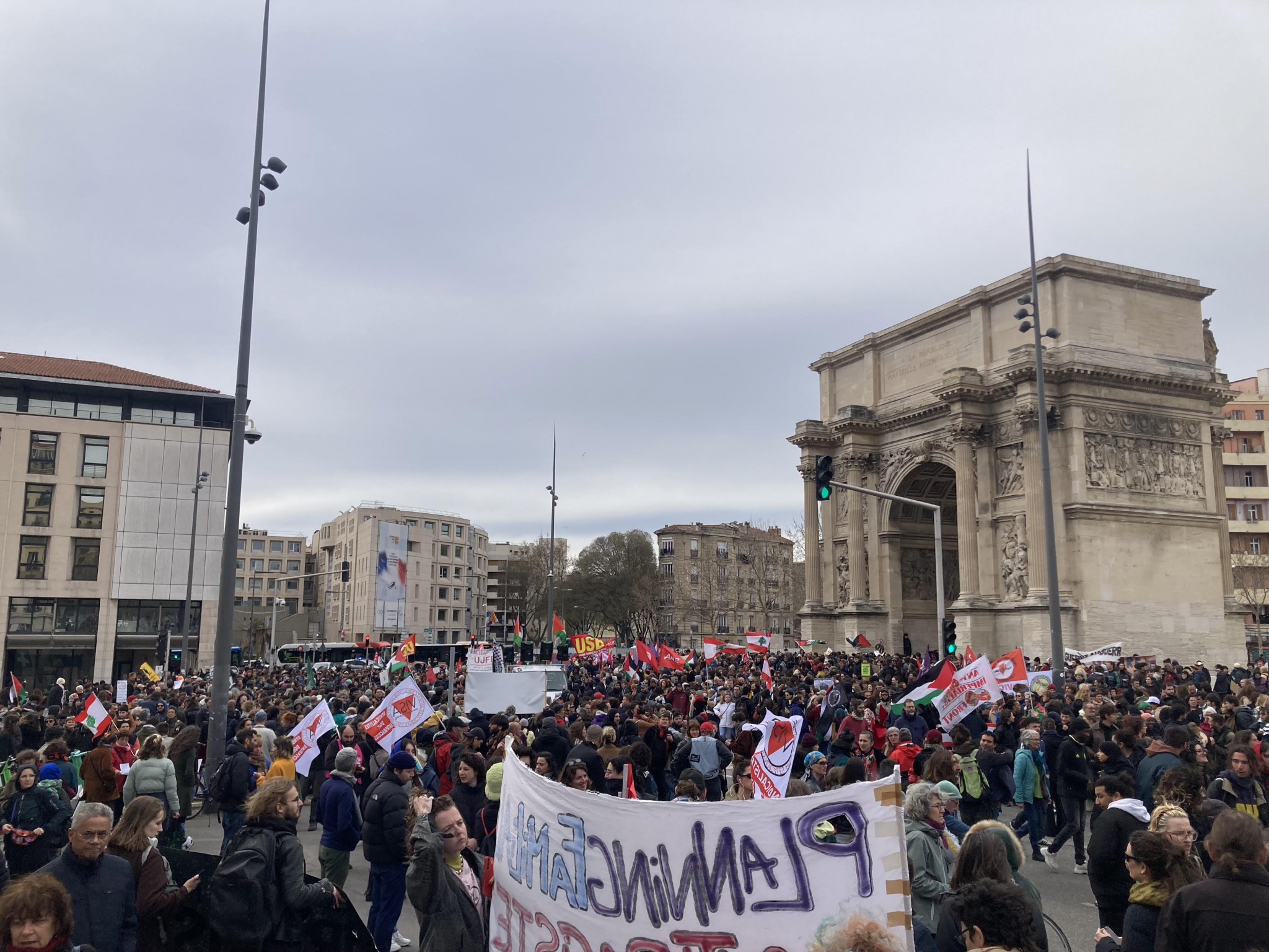 A Marseille, le front se veut antiraciste