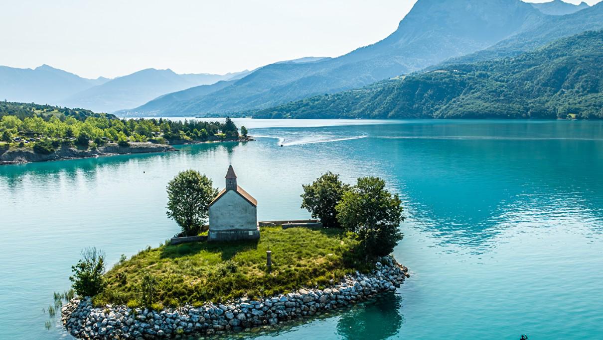 Mettre en lumière les richesses méconnues du lac de Serre-Ponçon