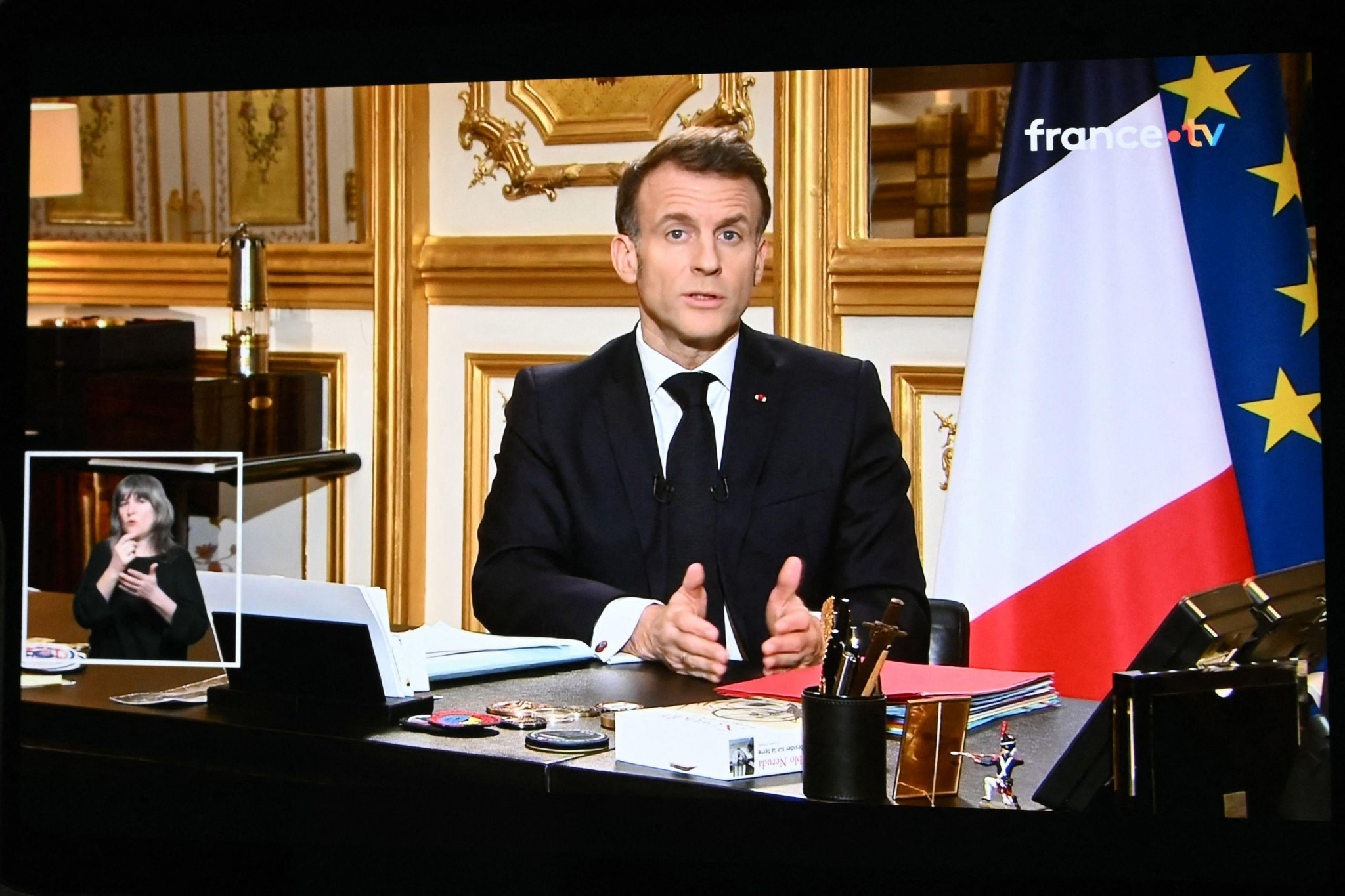 Macron envoie la flotte en Méditerranée