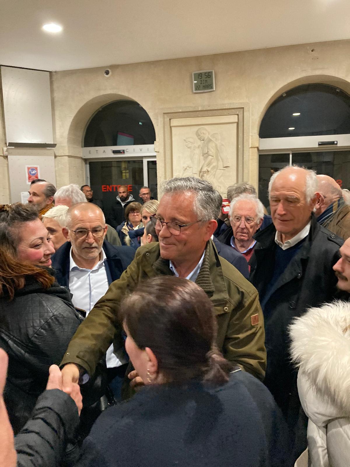 Carpentras emportée par la vague brune devant une gauche divisée