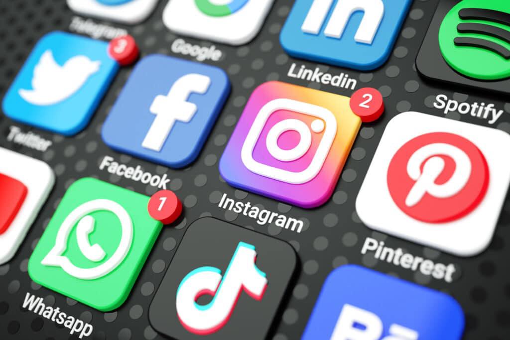[Campagne électorale] Les réseaux sociaux : outils essentiels, miroirs déformants