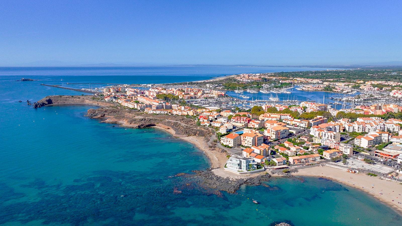 Agde en passe d’être submergée par la marée noire