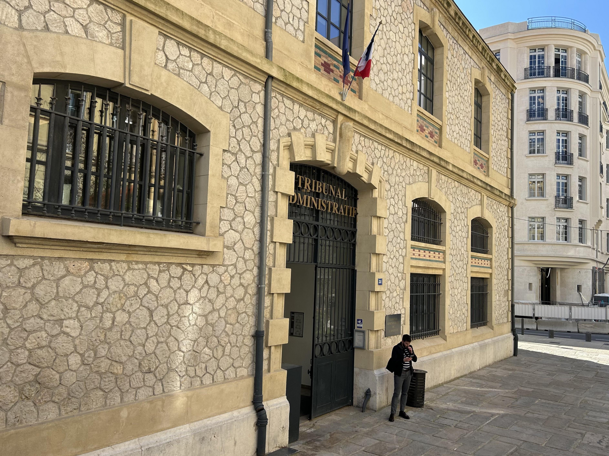 La Ville d’Arles soupçonnée d’avoir recruté un collaborateur politique sous statut administratif