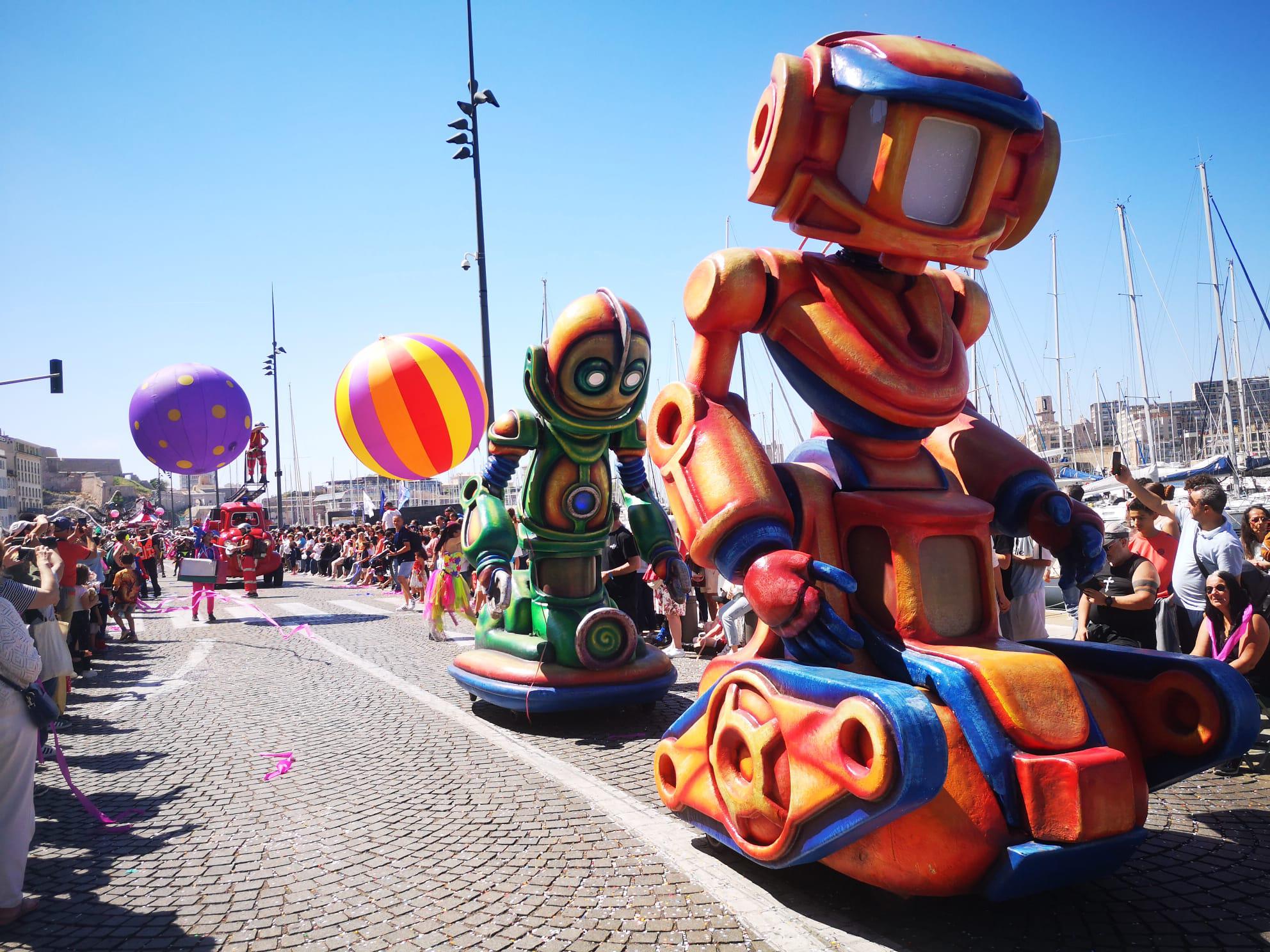 Le carnaval a fait vibrer le Vieux-Port de Marseille