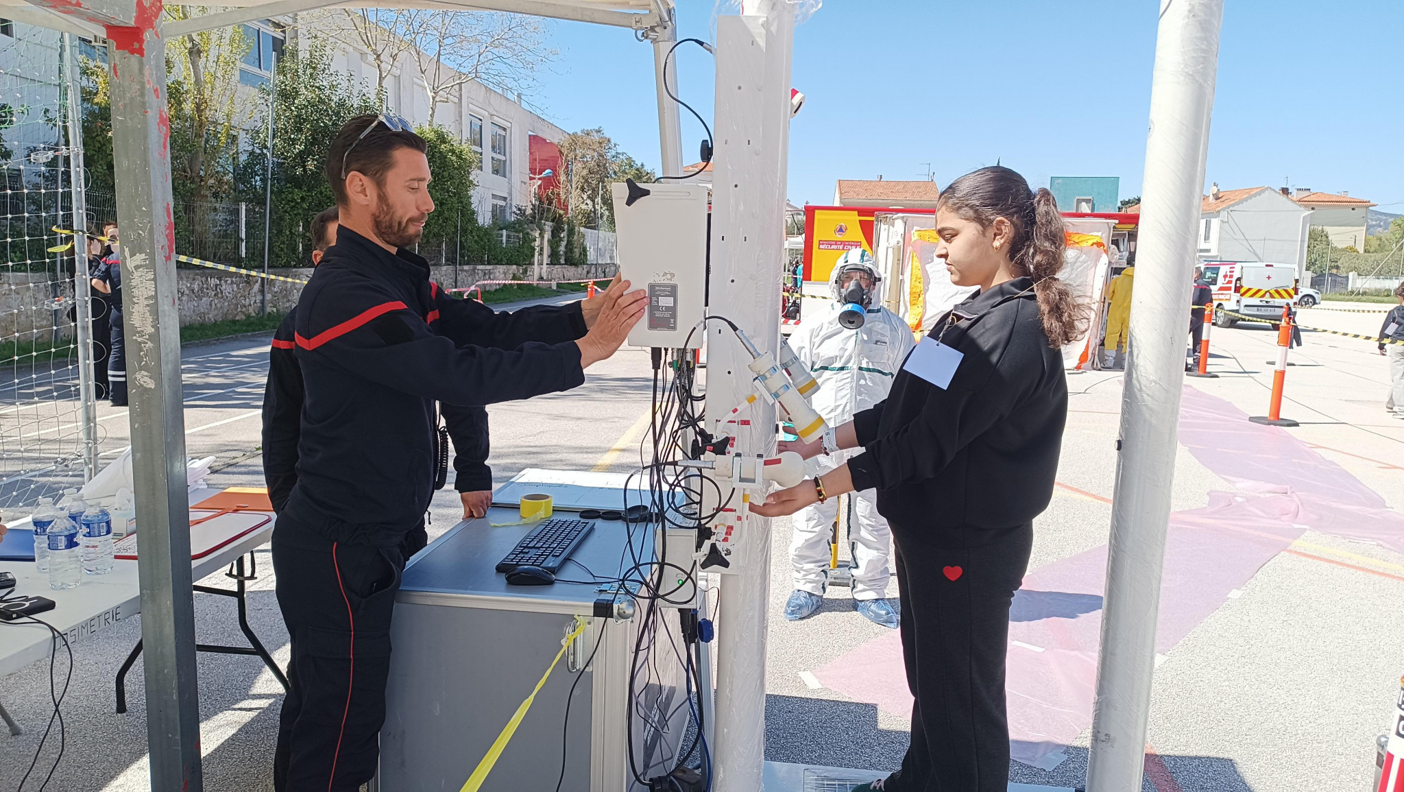 Des ateliers de contrôles de contamination de masse dans le cadre de l’exercice nucléaire de Toulon