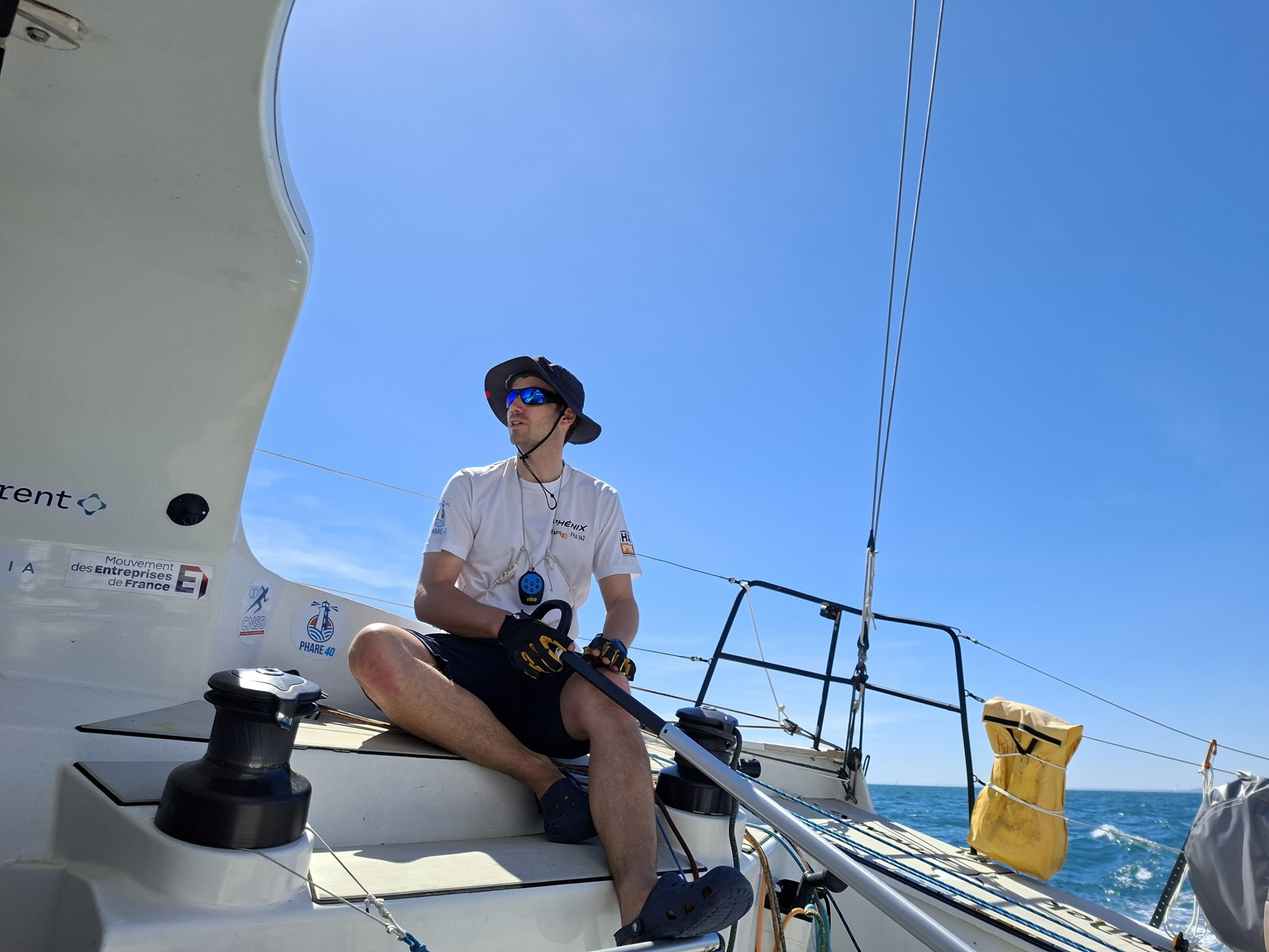 Mathieu Claveau et son équipe en course en Méditerranée