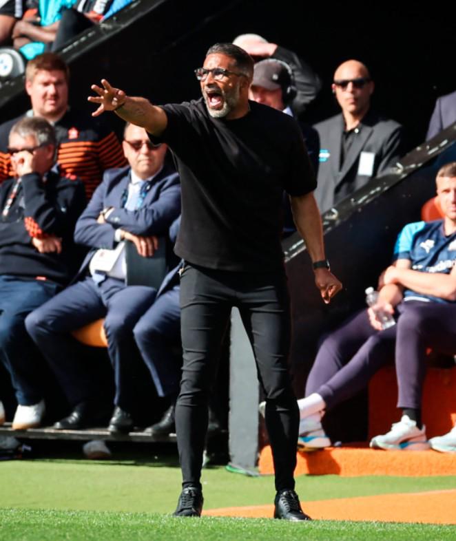 Le coach lance un avertissement à ses cadres