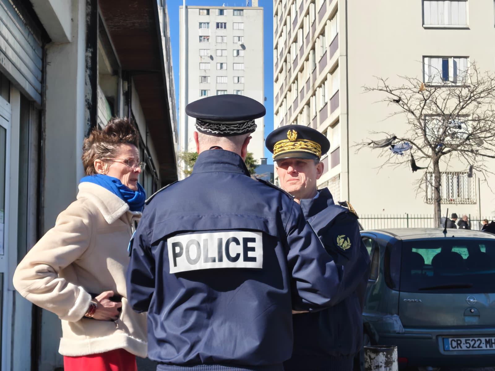 Descente de forces mobiles dans des cités à Marseille