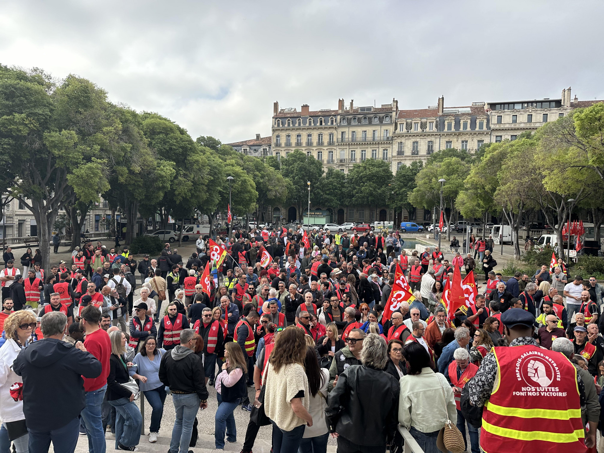 Vague de soutien pour la CGT du port