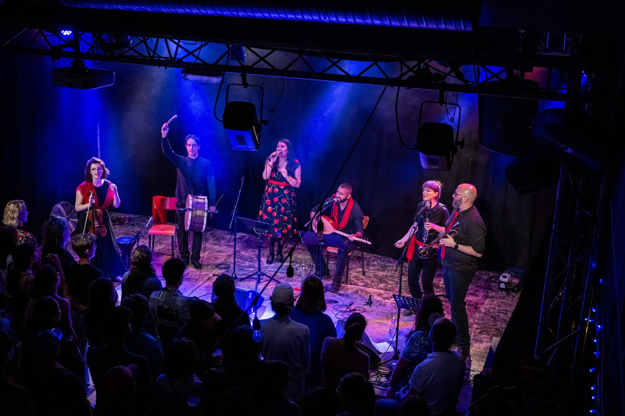 Le festival du Nouvel an kurde se clôture en musique à la Camaraderie
