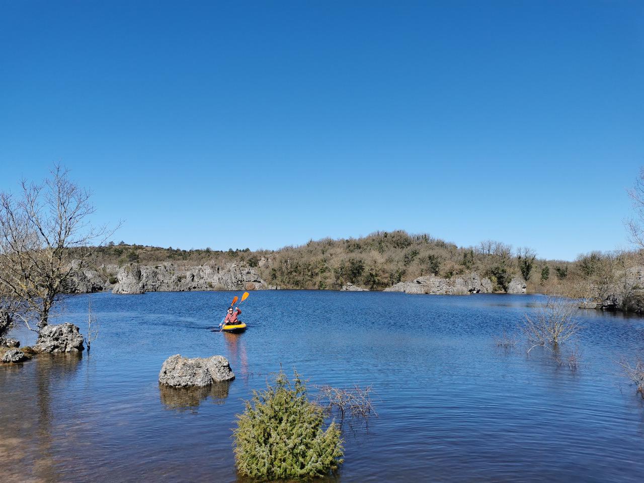 Le lac de Rives, les Calanques du Larzac