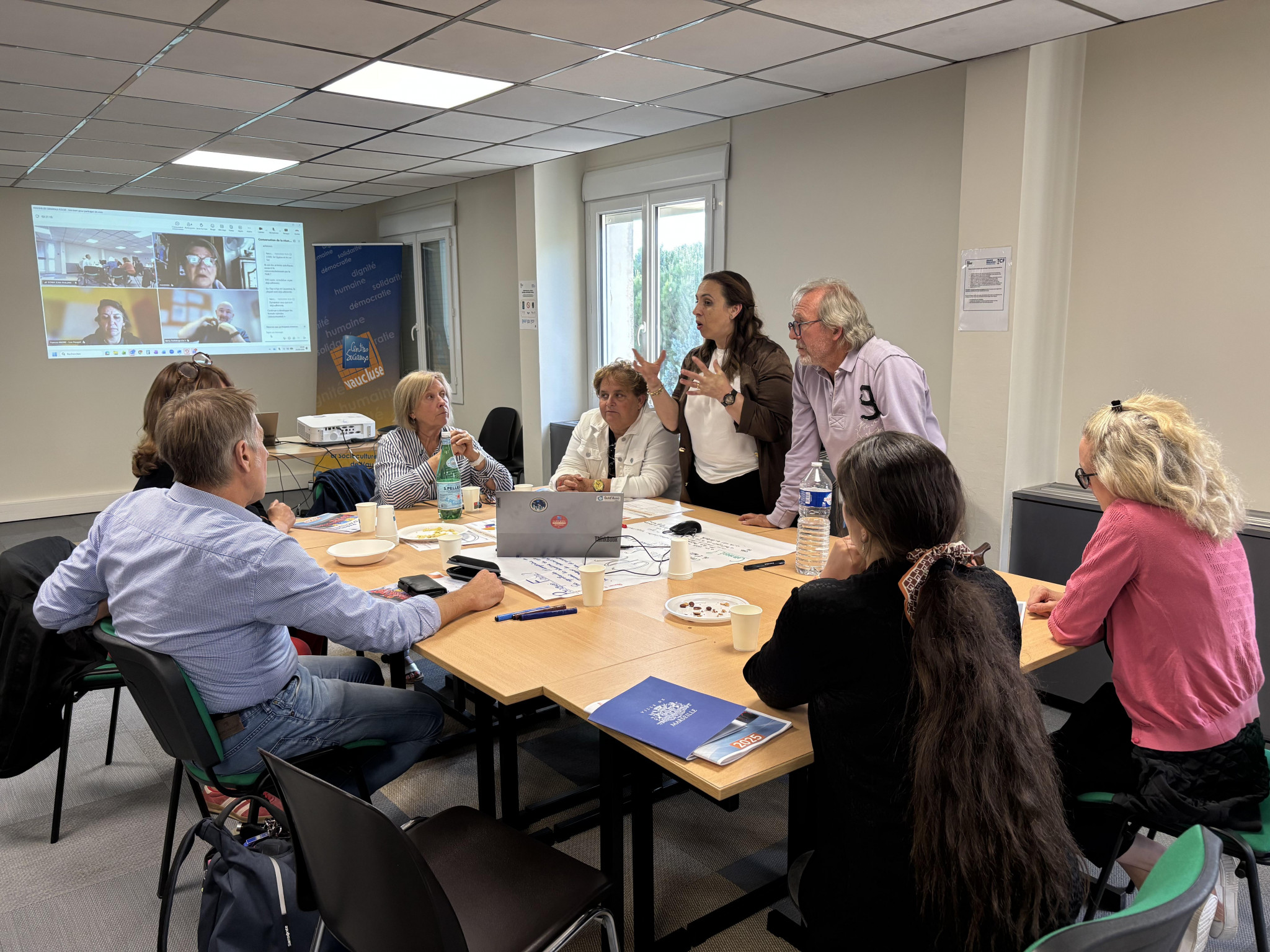 Vaucluse : sur la corde raide, les centres sociaux jouent collectif