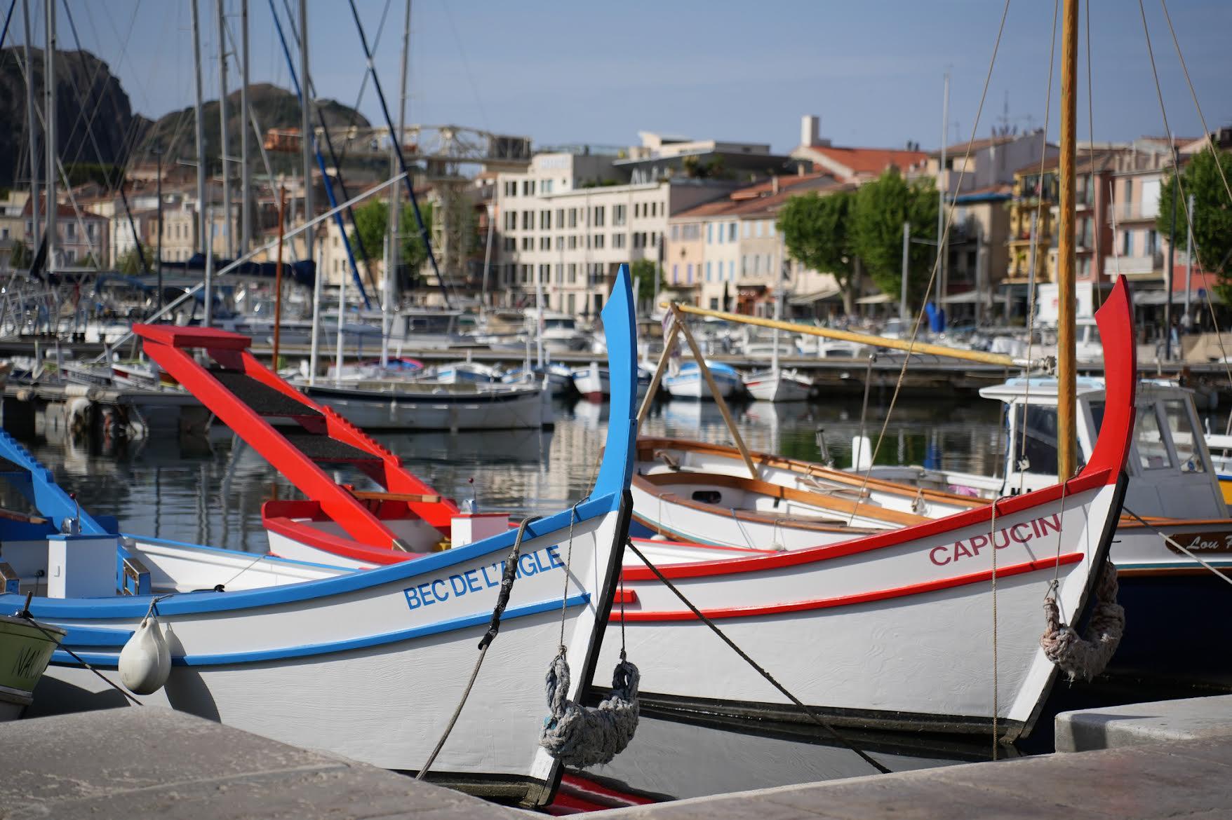 Le retour de bateaux de joutes au Port-Vieux de La Ciotat