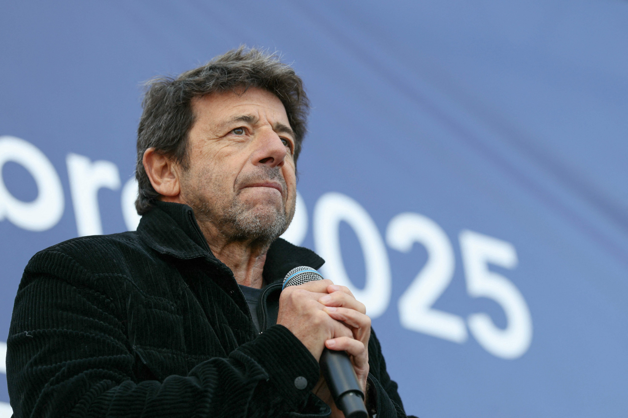 Les pressions se multiplient pour l’annulation des concerts de Bruel