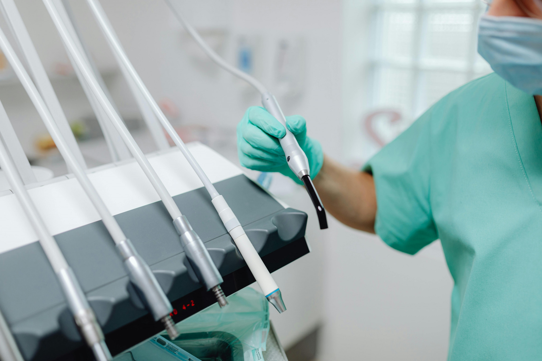 Un dentiste au cœur d’une vaste escroquerie à la CPAM