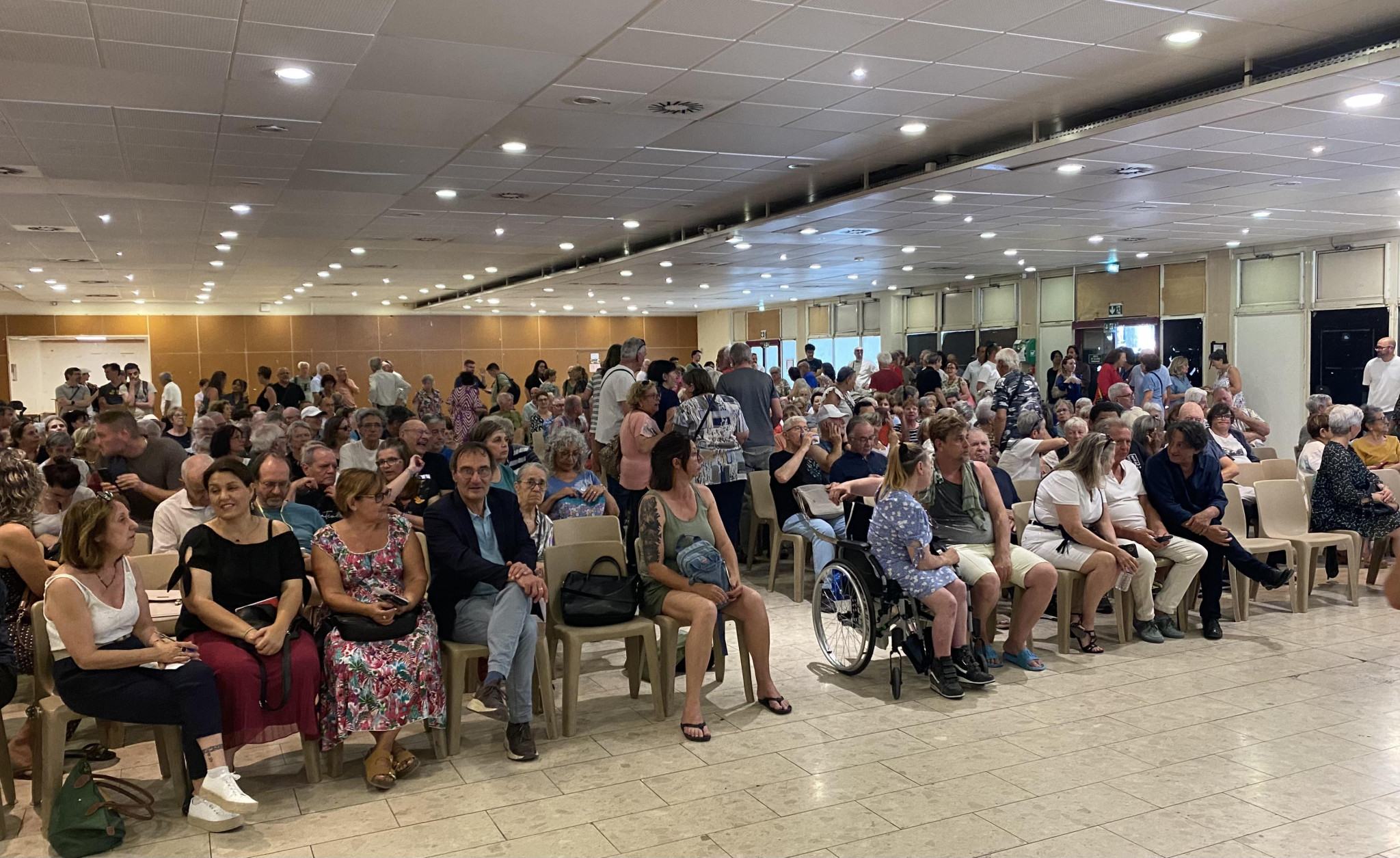 À Aubagne, une foule se dresse pour la gratuité des transports