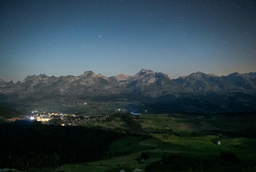 Le Devoluy éteint ses lumières pour mieux voir le ciel