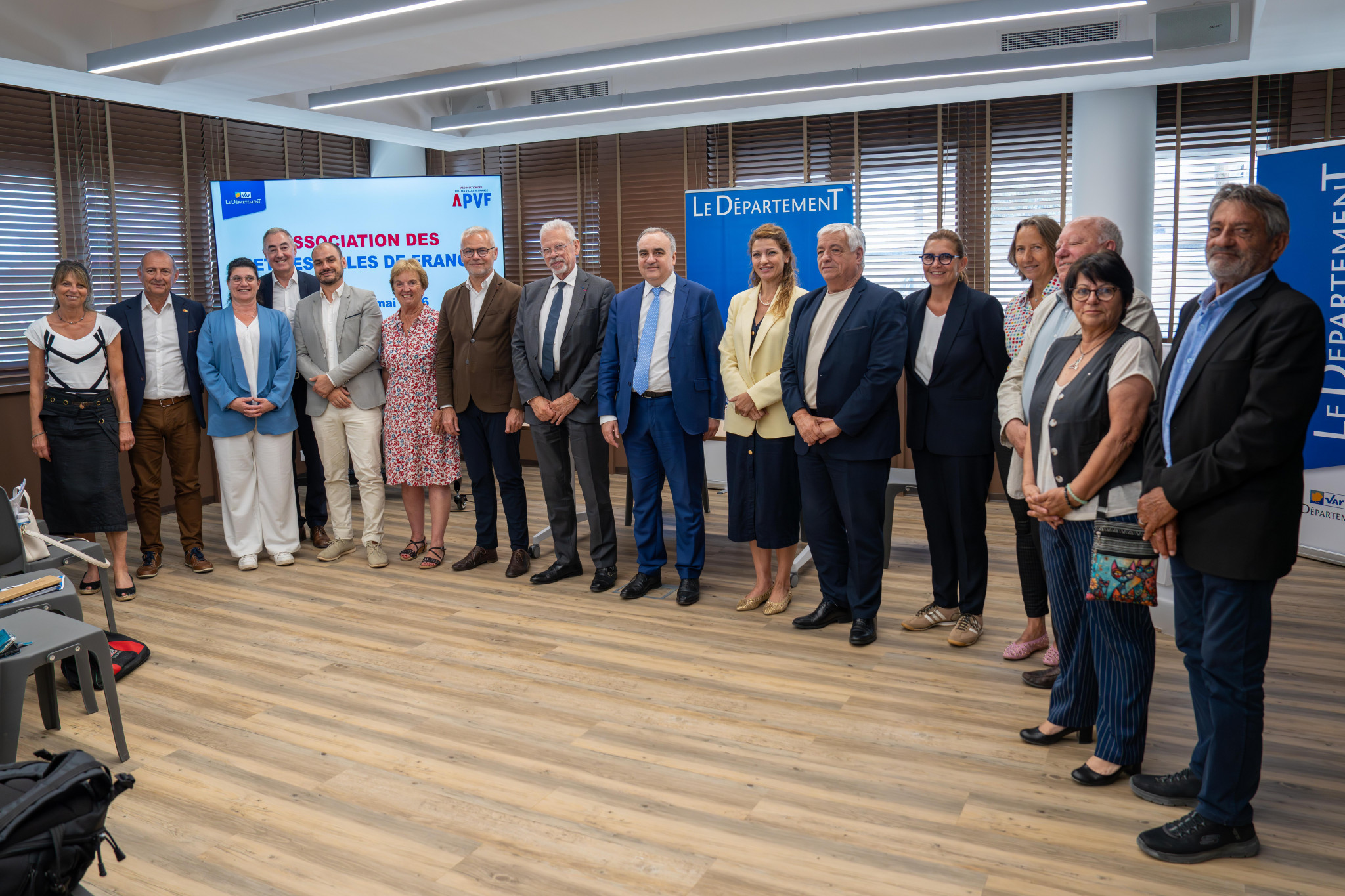 L’APVF fait se rencontrer les maires des petites villes du Var