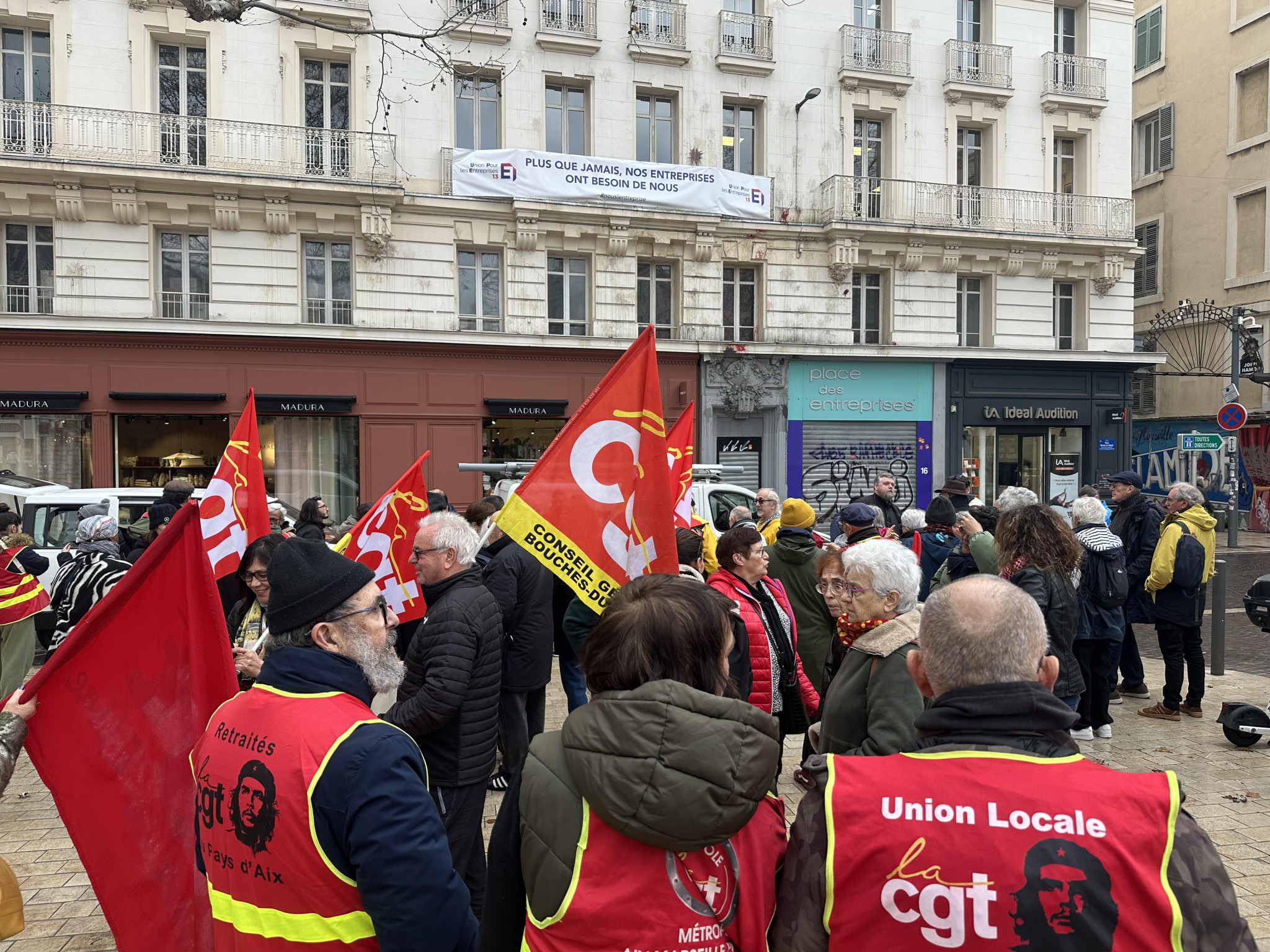 À Marseille, la CGT se mobilise devant le patronat
