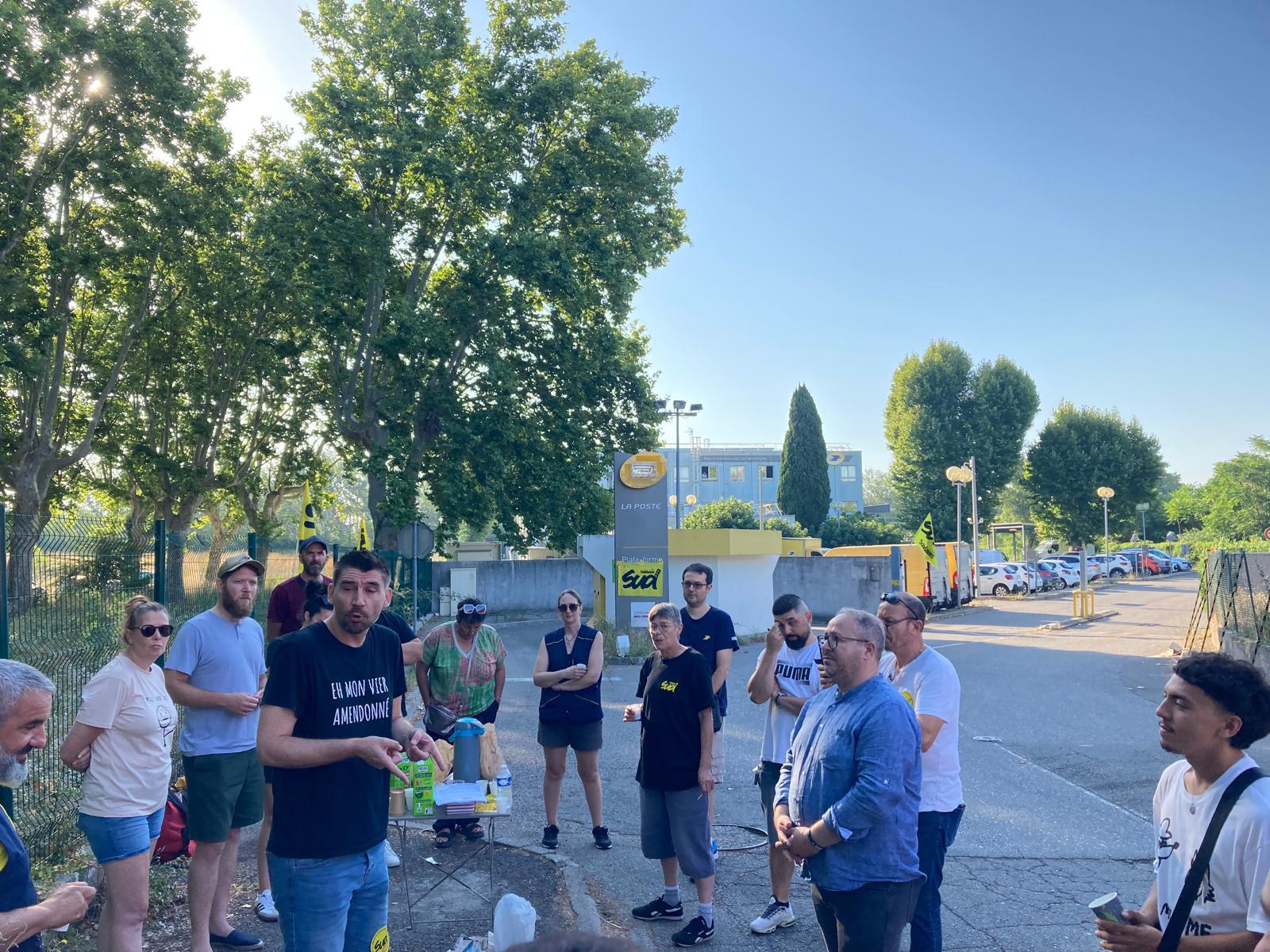 Avignon-Monfavet : en grève, les facteurs croulent sous les plis qui s’entassent