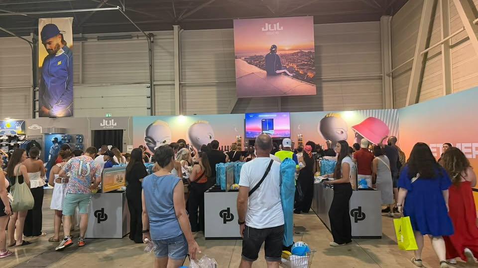 La boutique éphémère de Jul a lancé les festivités à Marseille