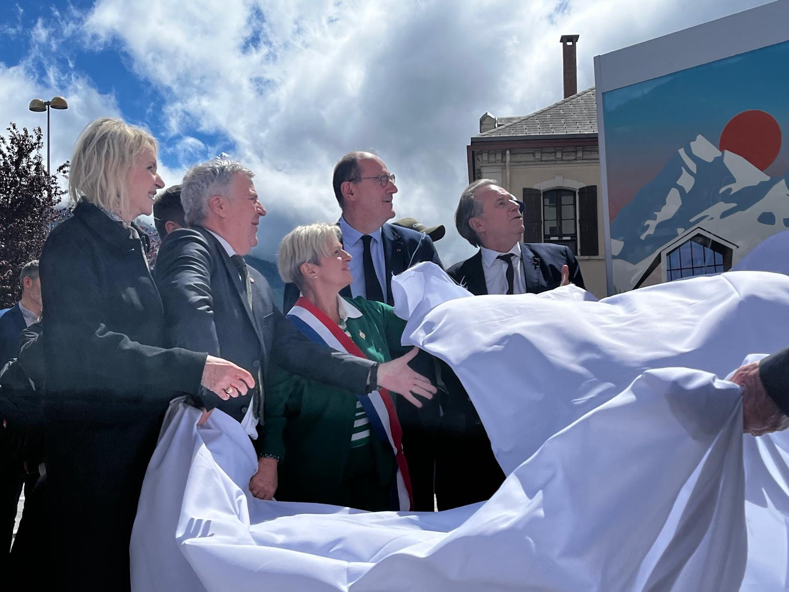 Jean Castex inaugure la relance du train dans les Hautes-Alpes